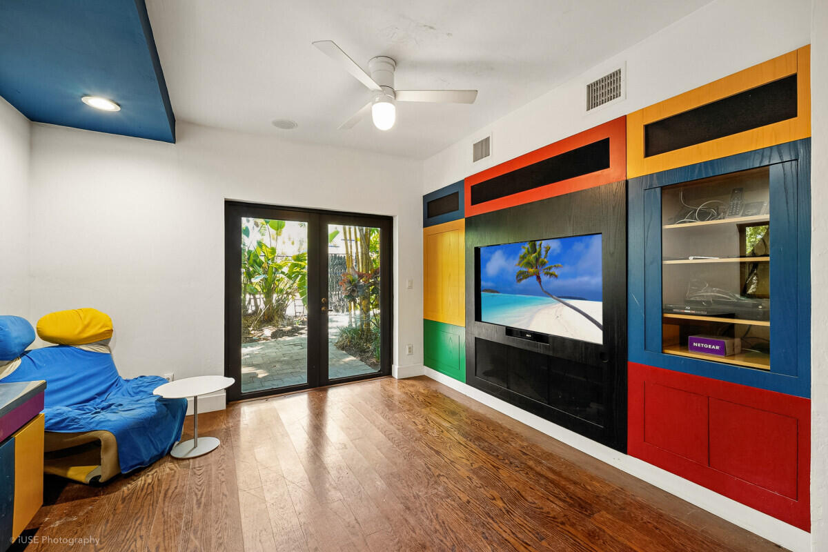 RIO VISTA ISLES - Residential