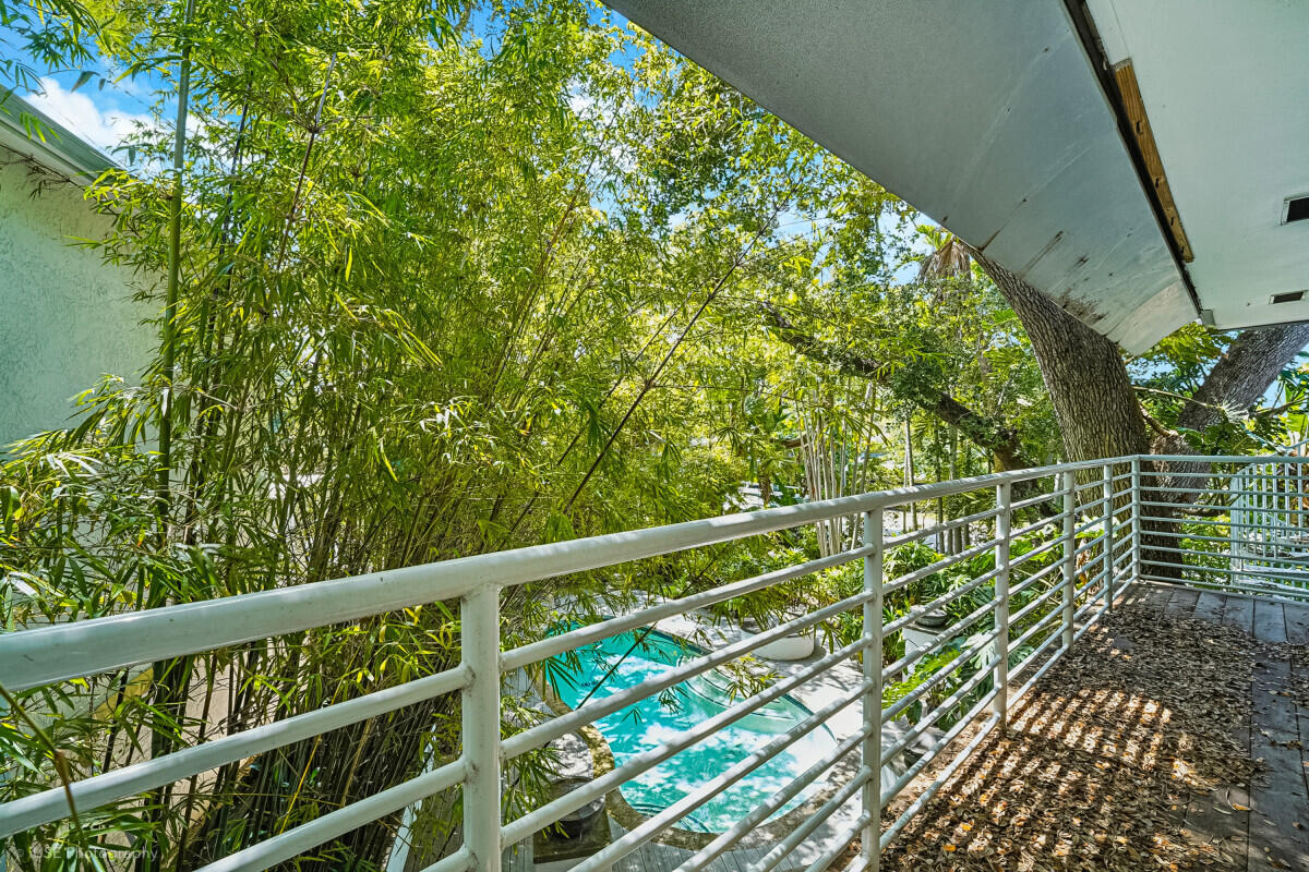 RIO VISTA ISLES - Residential