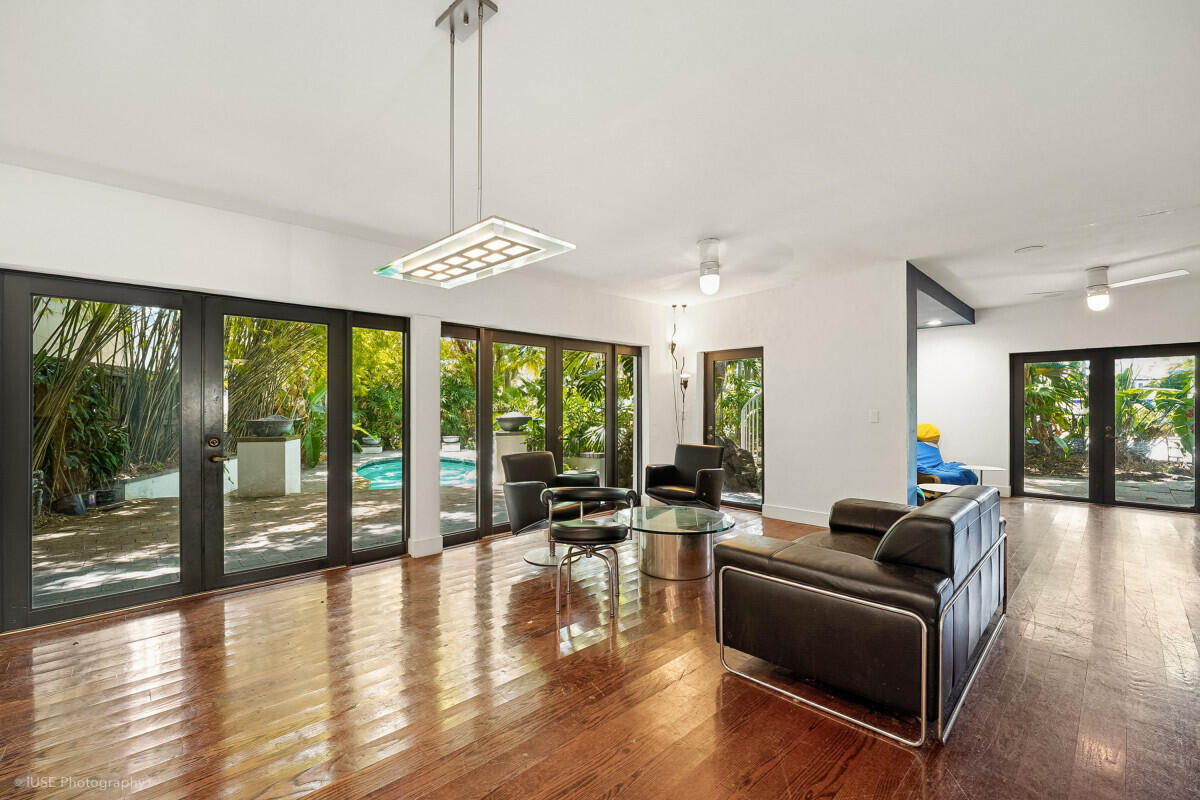 RIO VISTA ISLES - Residential