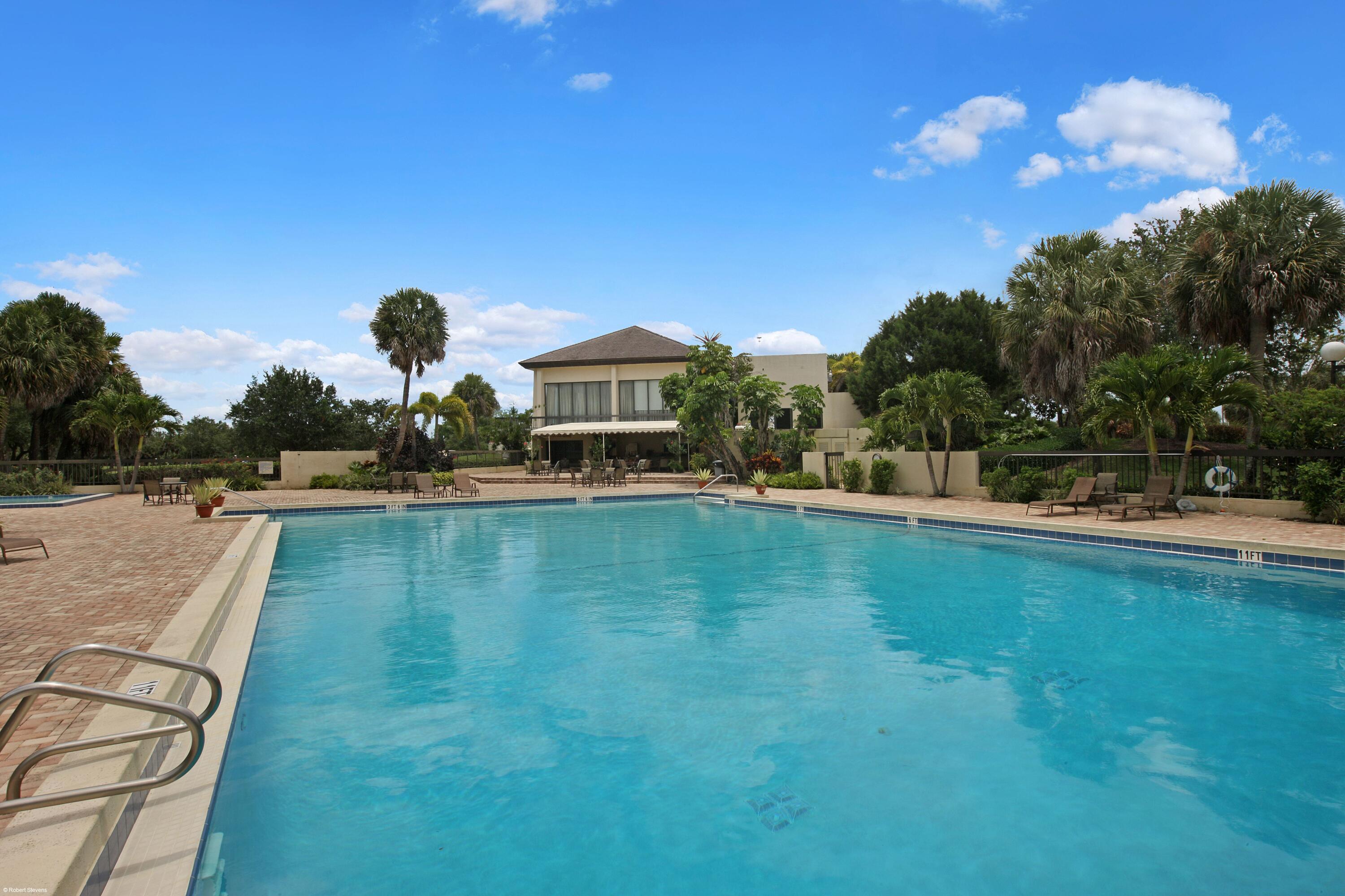 BREAKERS WEST - Residential