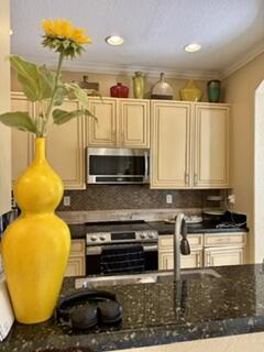 HILLSBORO ASSOCIATES PLAT - Residential