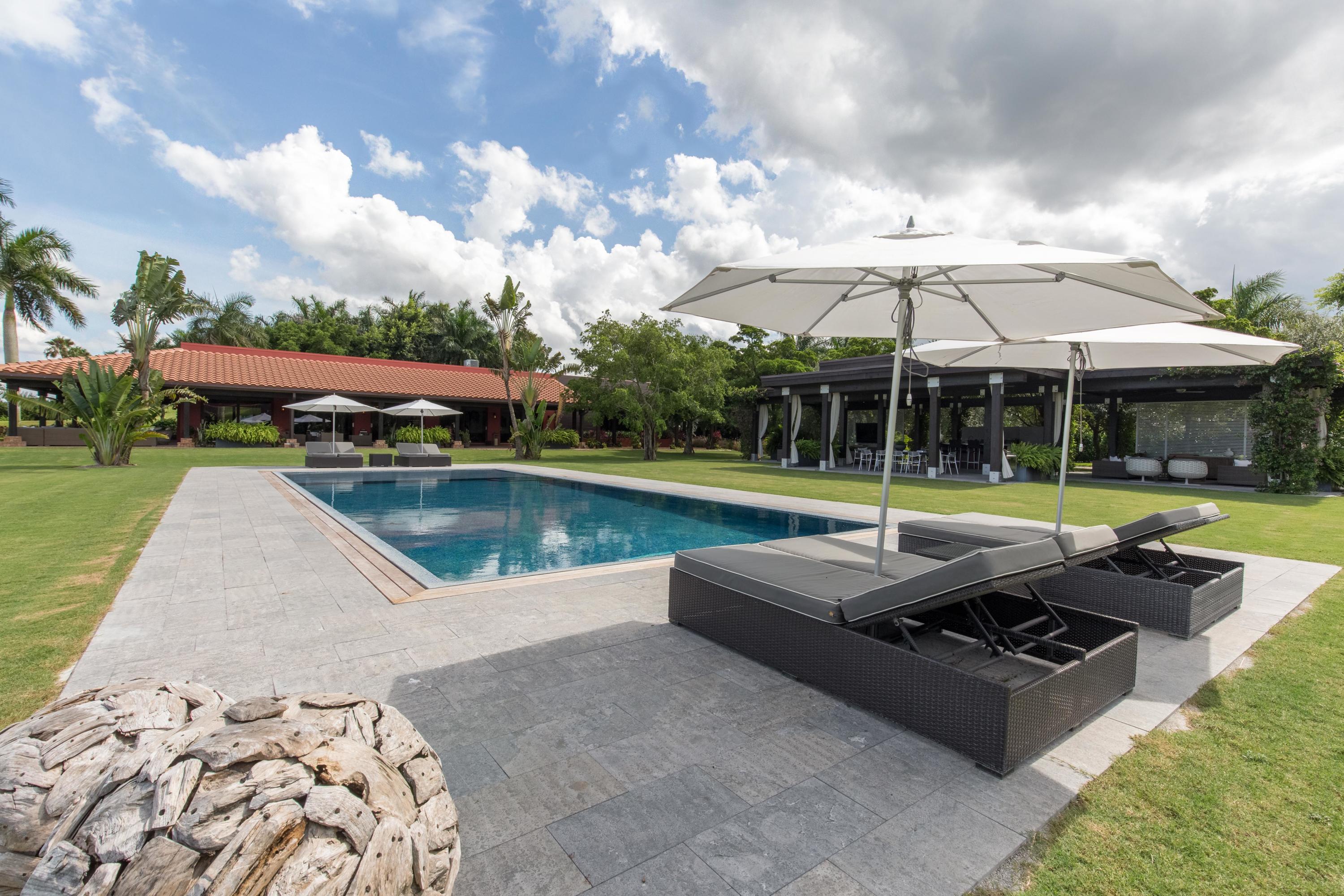 LAS PALMAS EQUESTRIAN - Residential