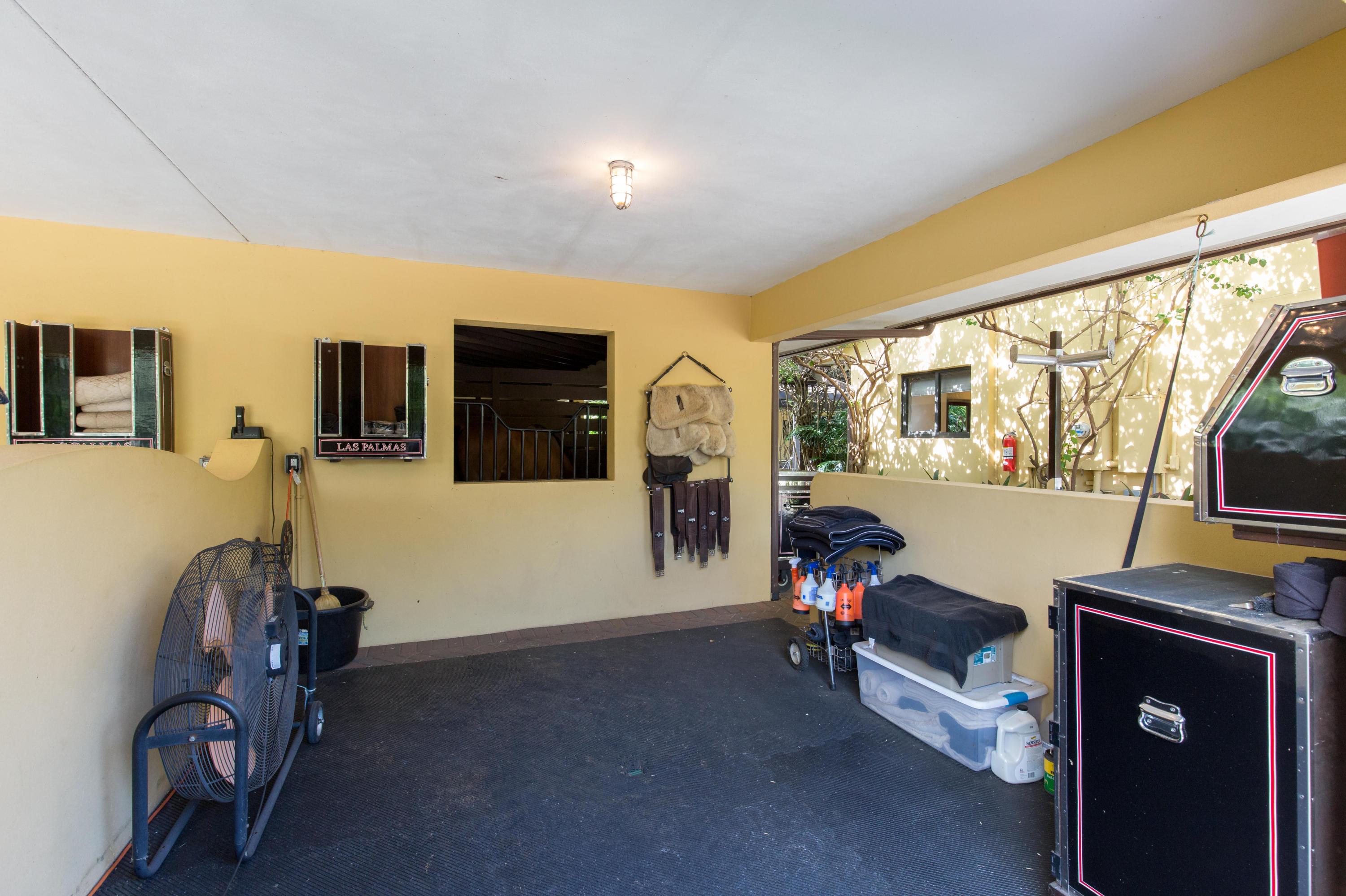 LAS PALMAS EQUESTRIAN - Residential