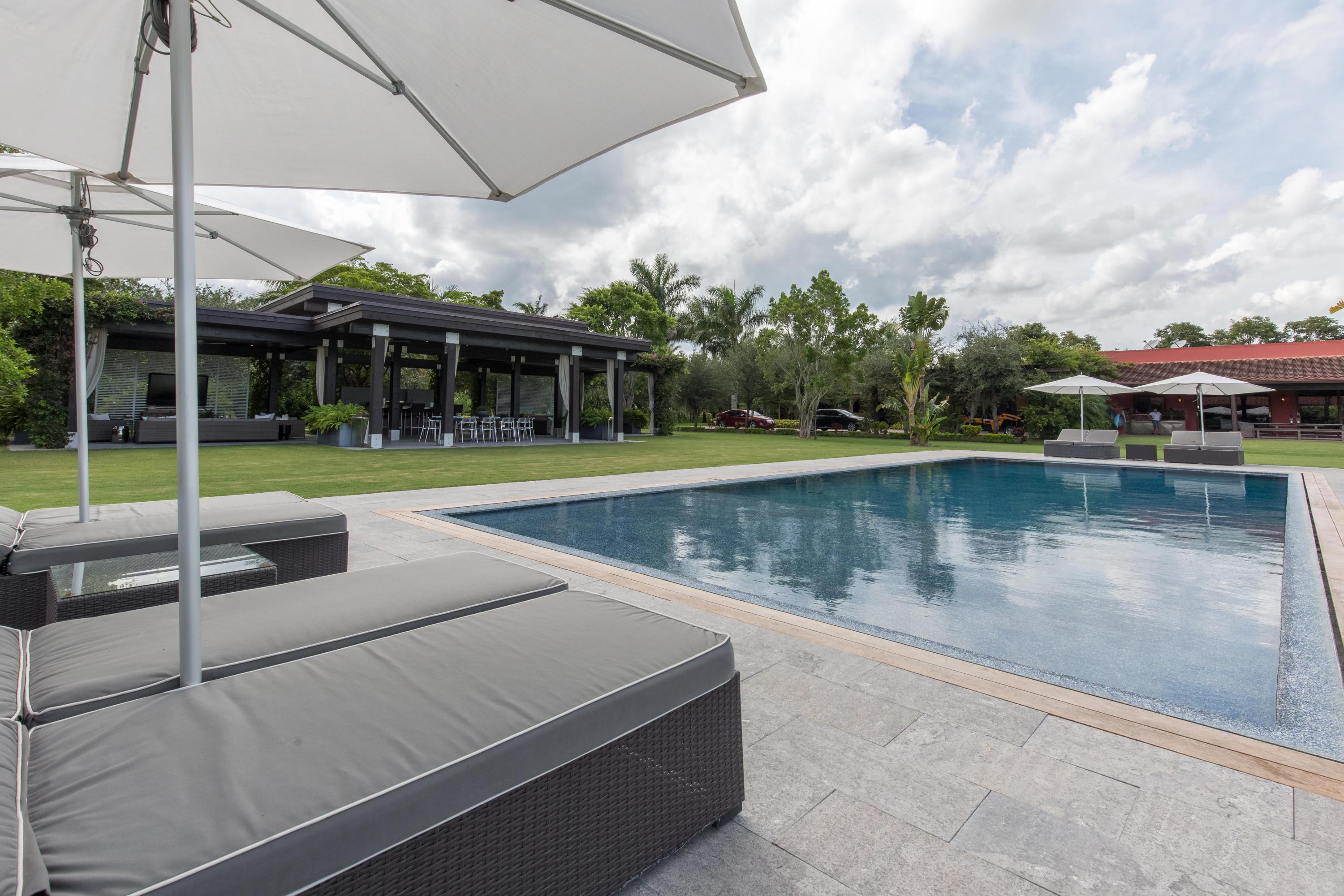 LAS PALMAS EQUESTRIAN - Residential