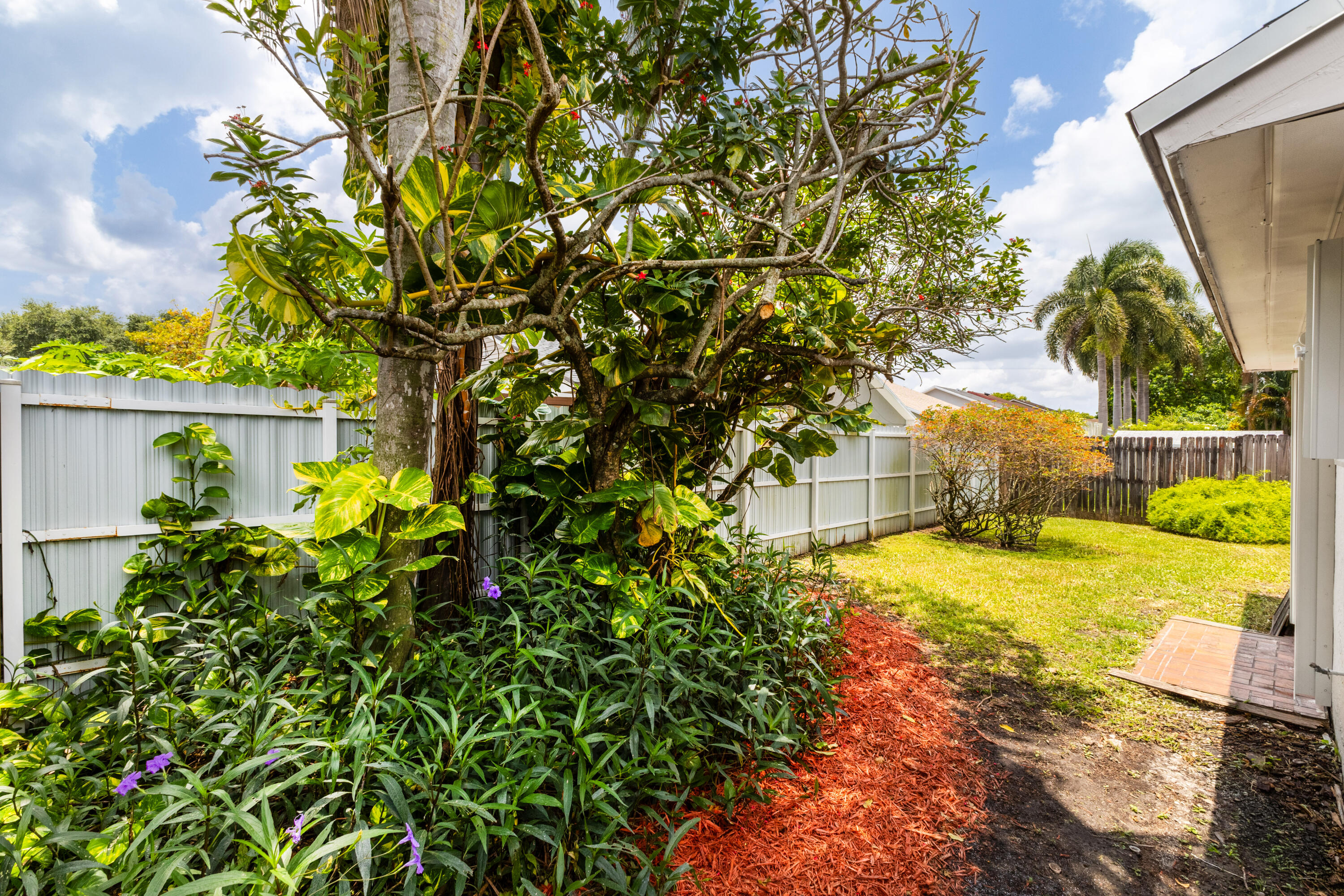 WOODS OF ROLLING HILLS - Residential
