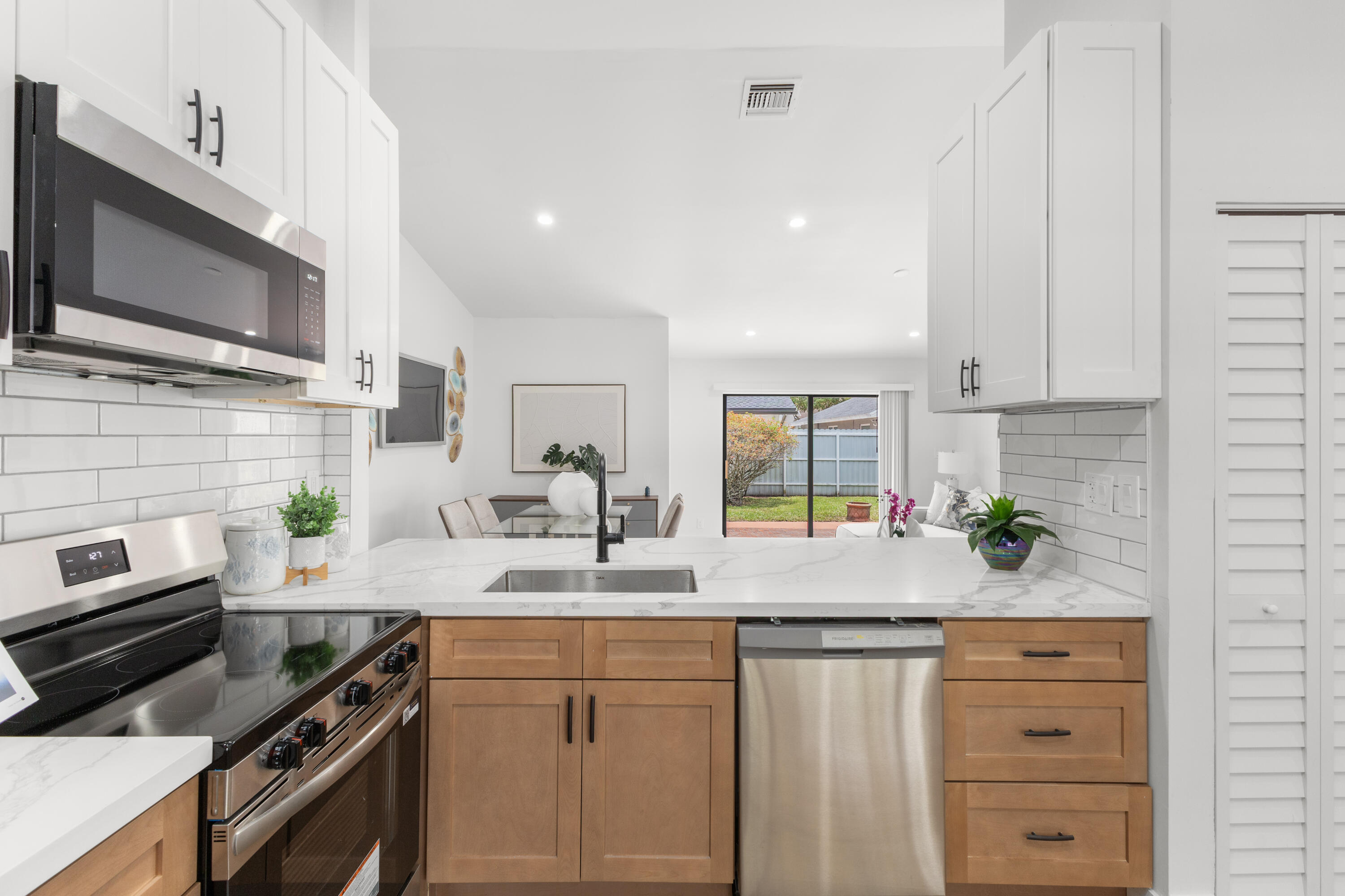 WOODS OF ROLLING HILLS - Residential
