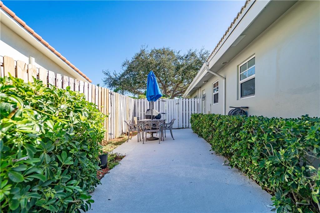 Hillsboro Isles 29-4 B - Residential