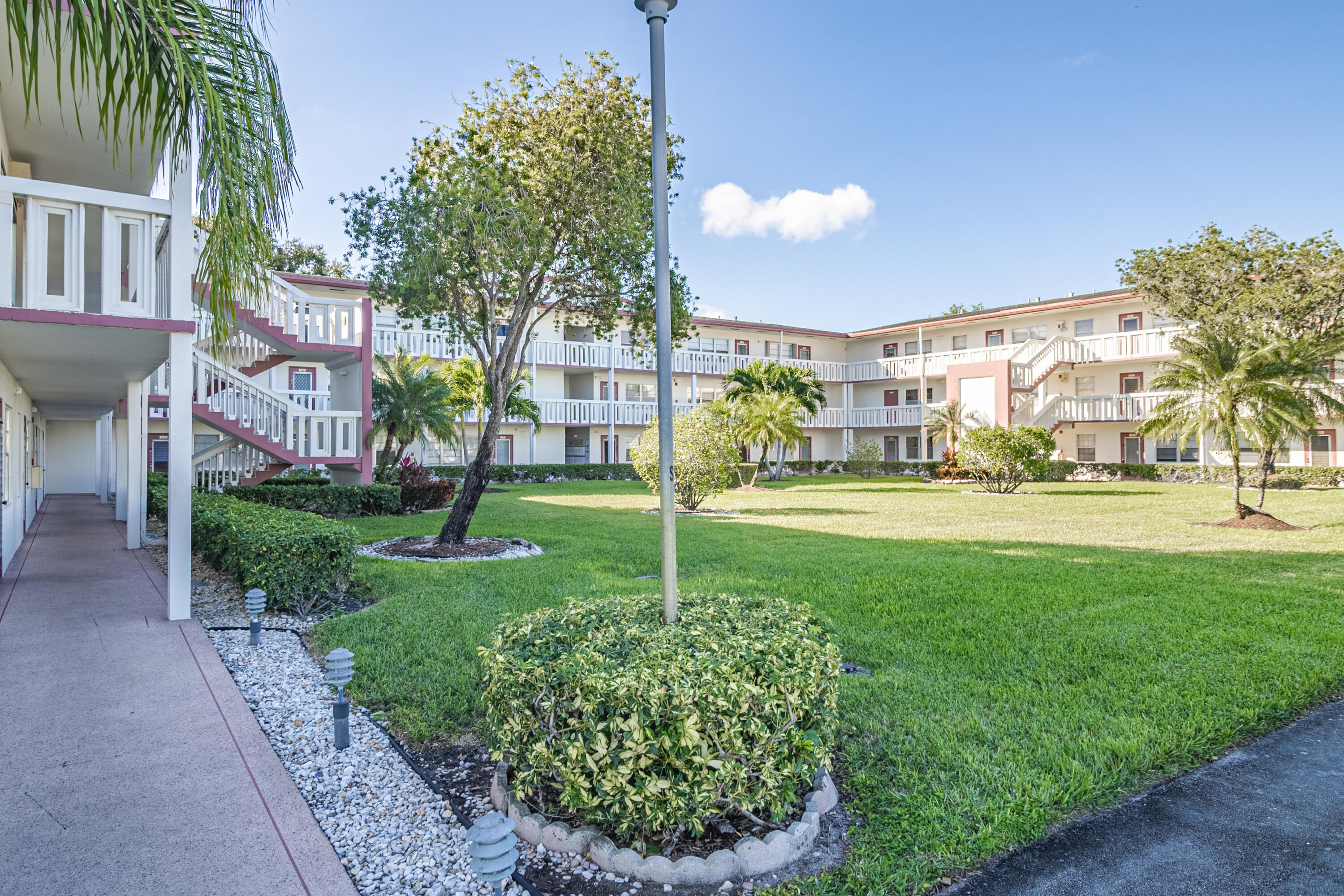 FANSHAW AT CENTURY VILLAGE CONDO - Residential