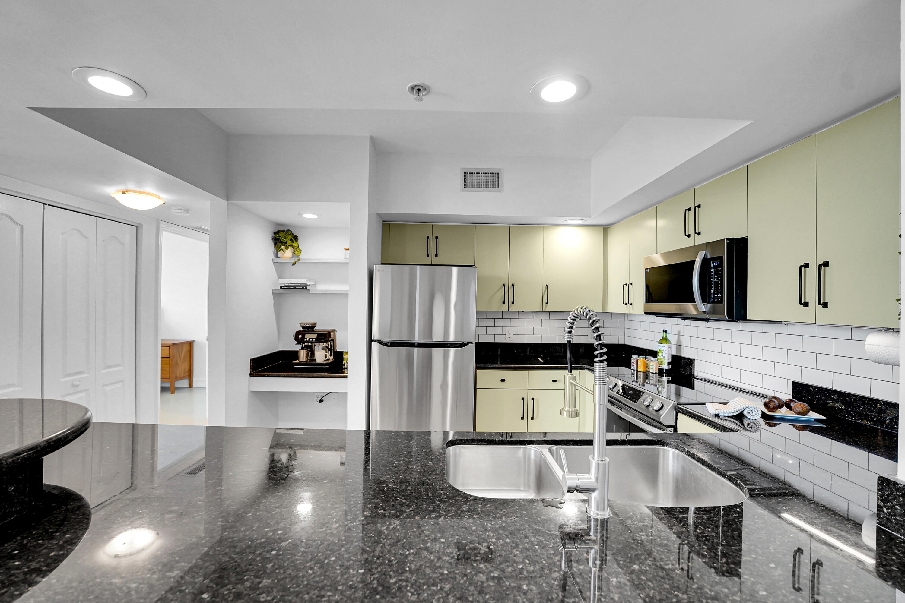 WAVERLY AT LAS OLAS CONDO - Residential