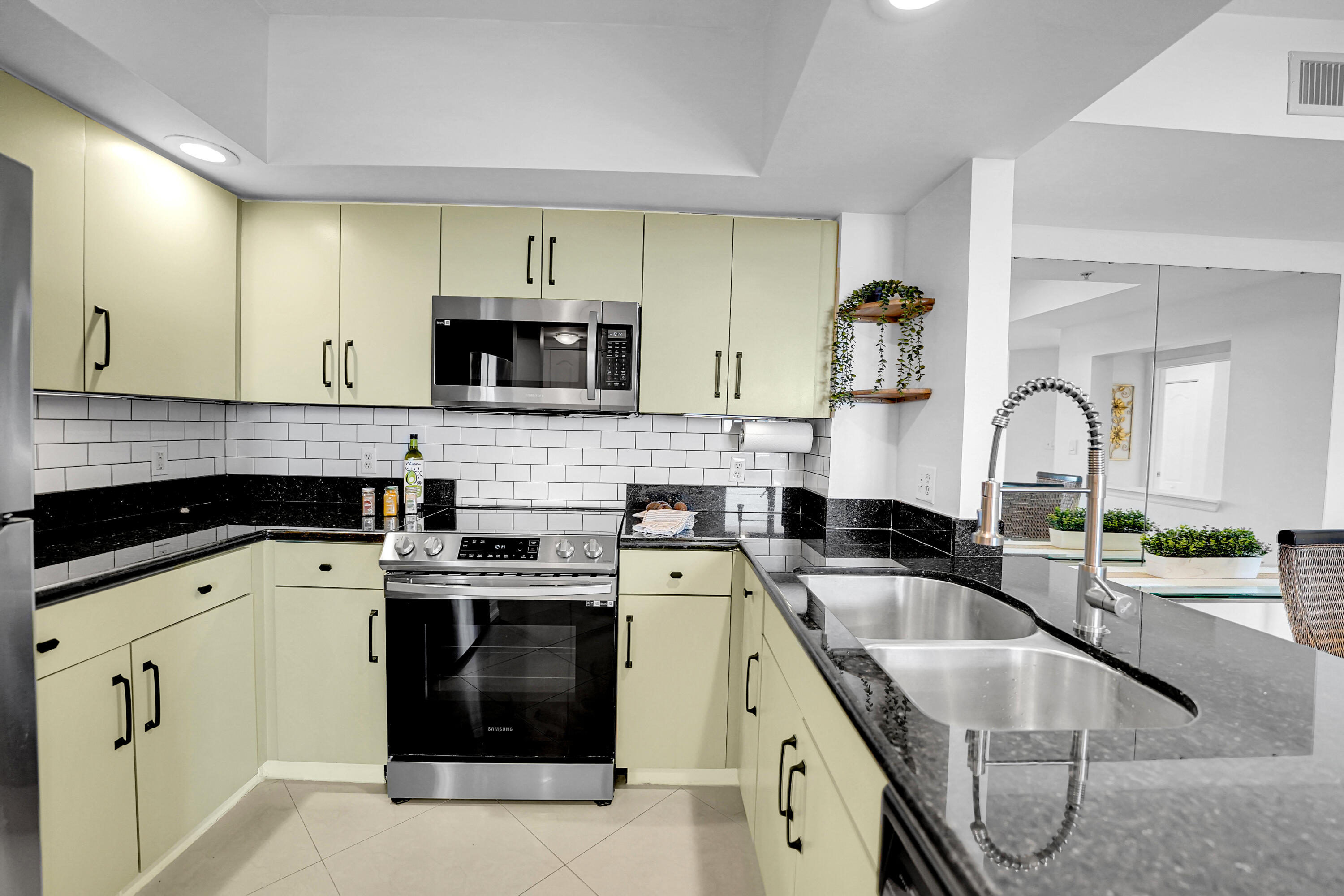 WAVERLY AT LAS OLAS CONDO - Residential