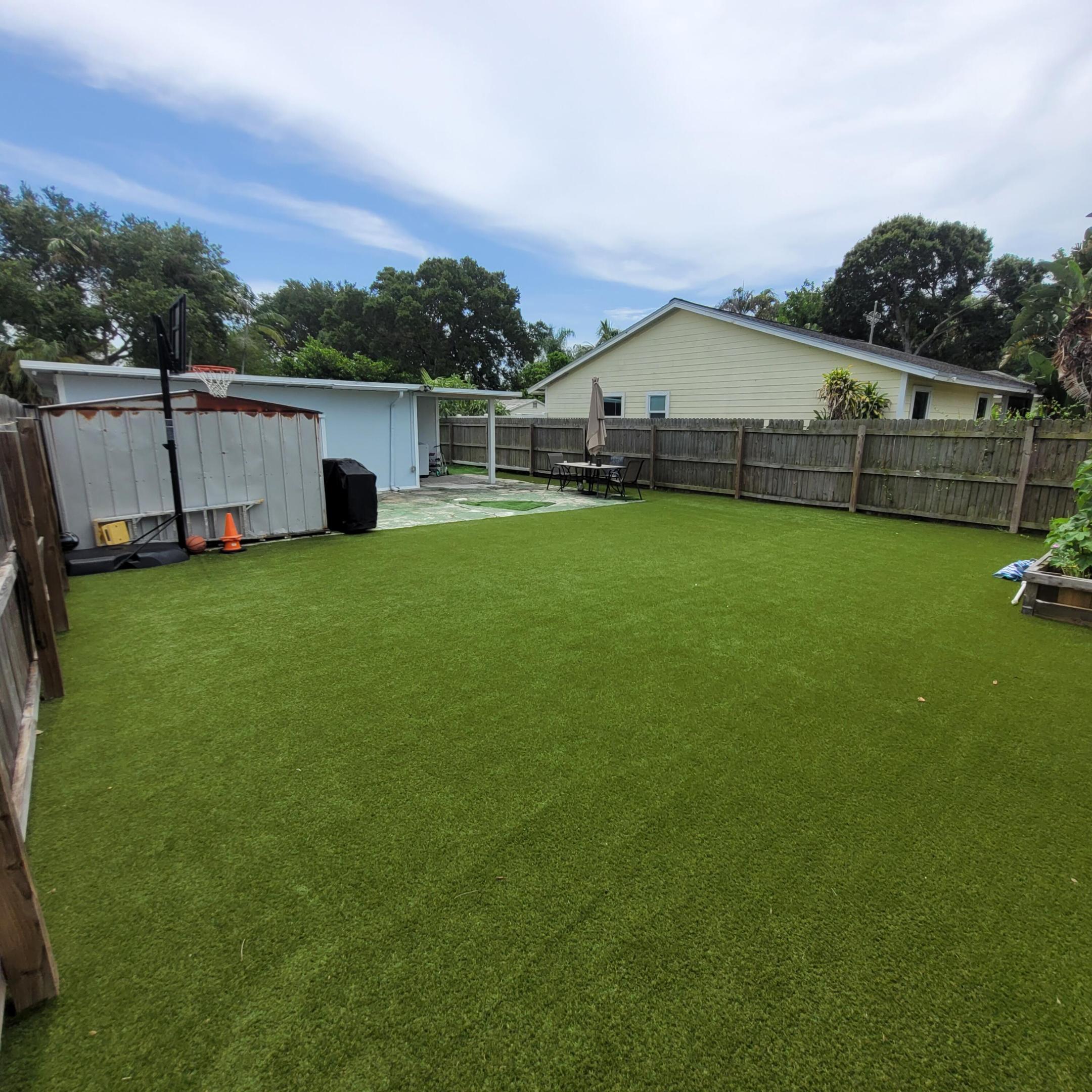 PINE GARDENS - Residential