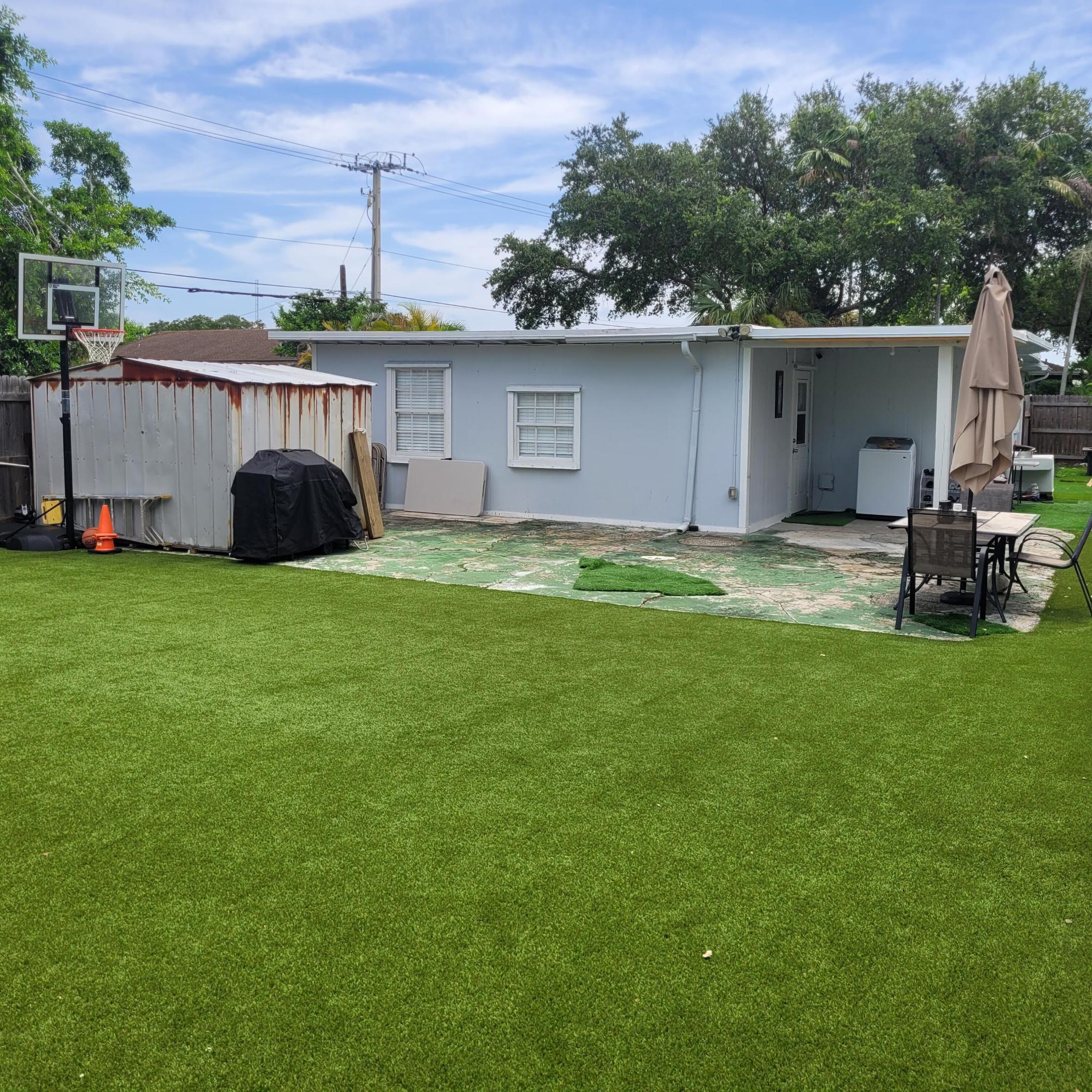 PINE GARDENS - Residential