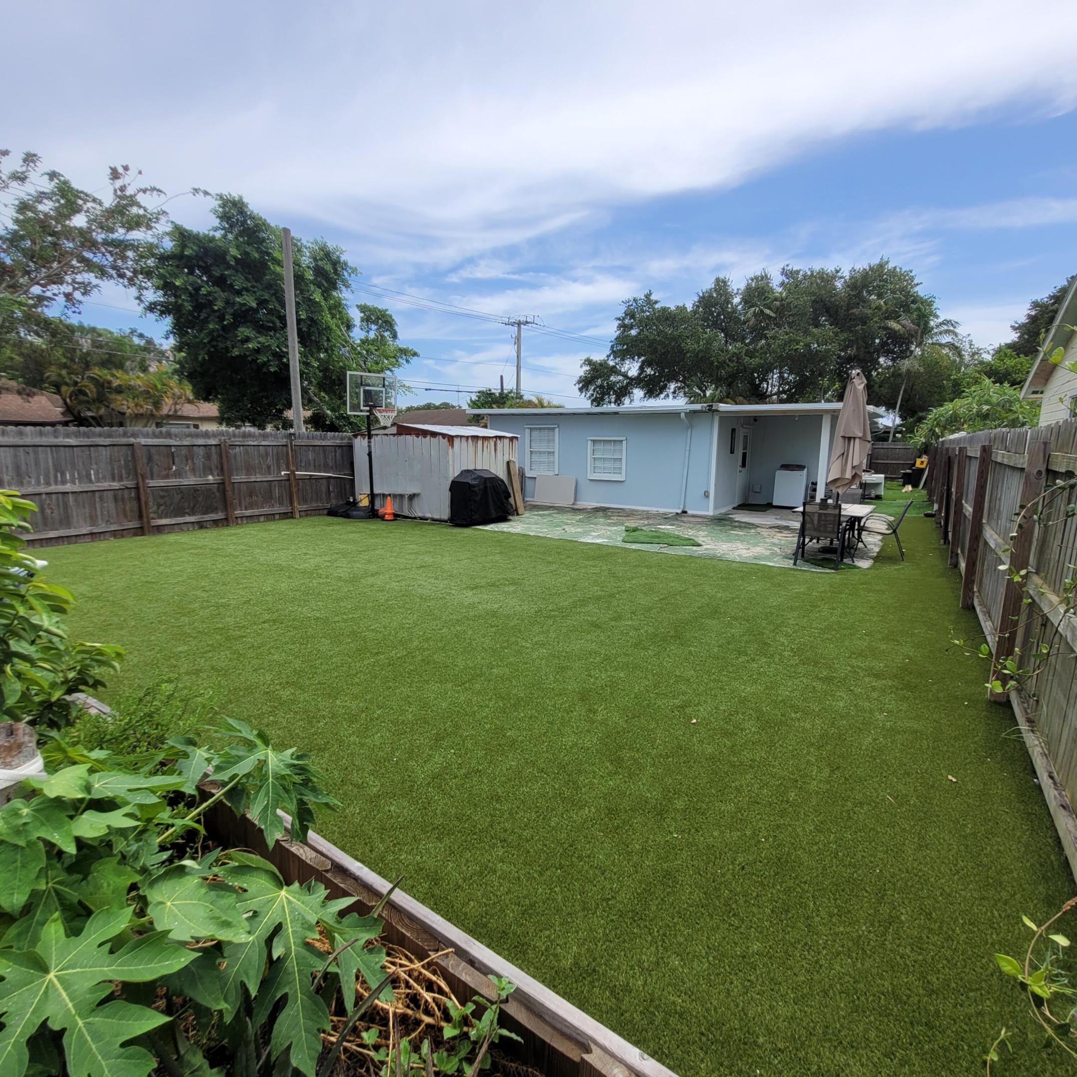 PINE GARDENS - Residential