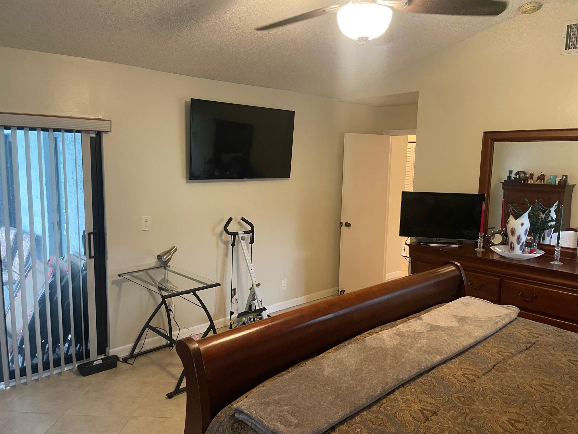 West Glen 128-3 B - Residential
