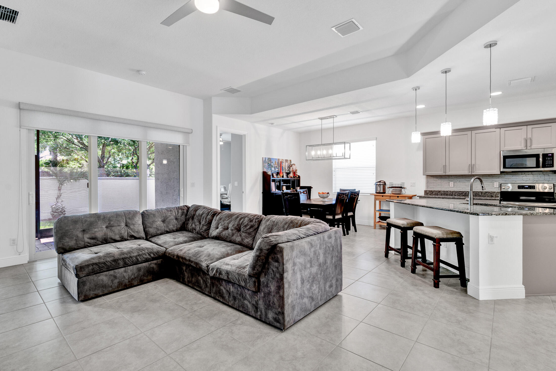 BELLA VISTA ISLES - Residential