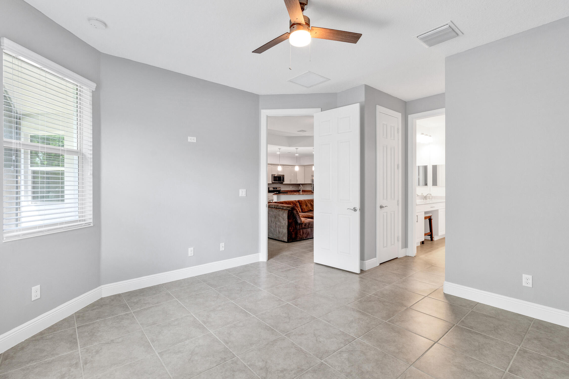 BELLA VISTA ISLES - Residential