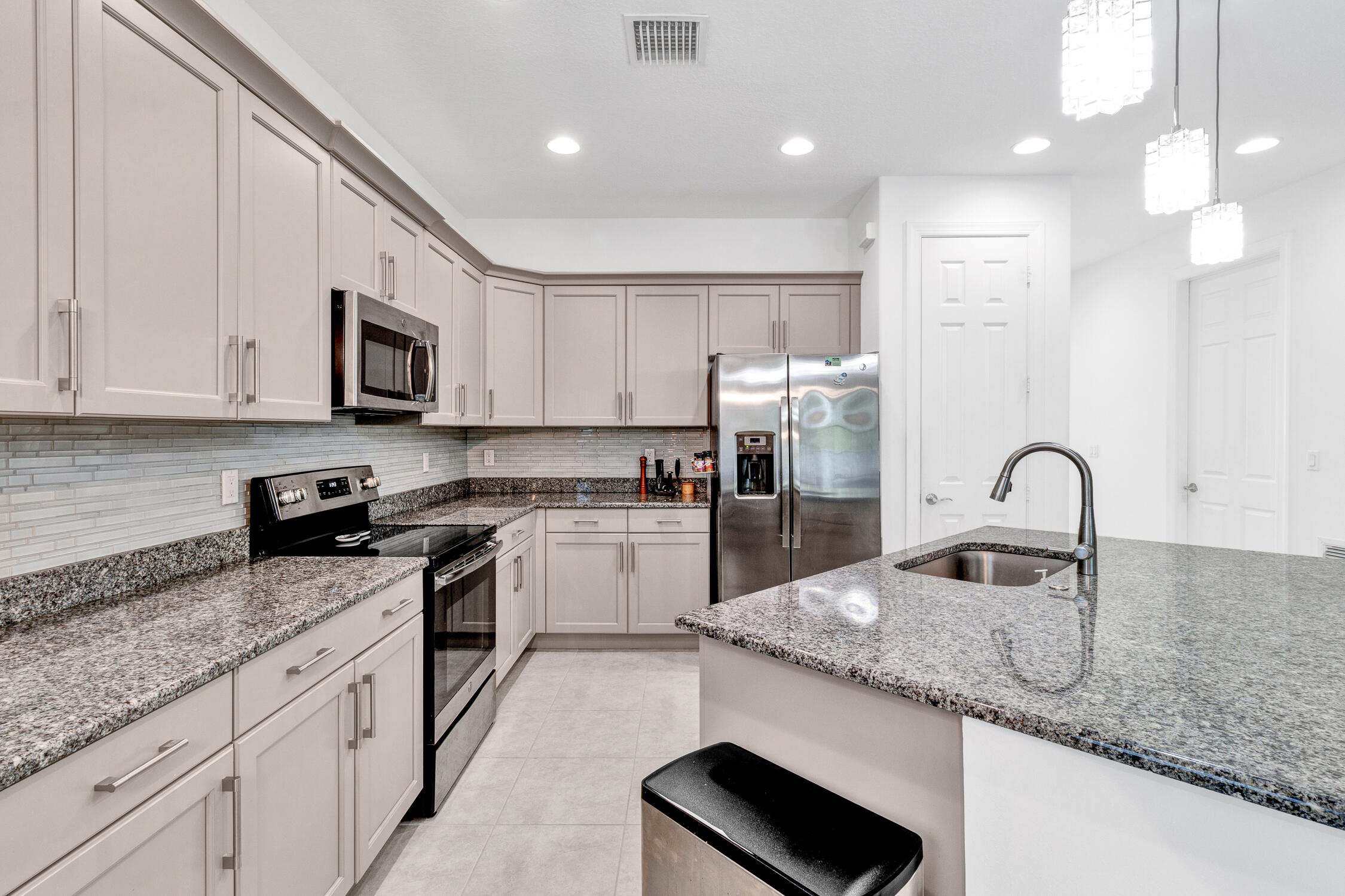 BELLA VISTA ISLES - Residential