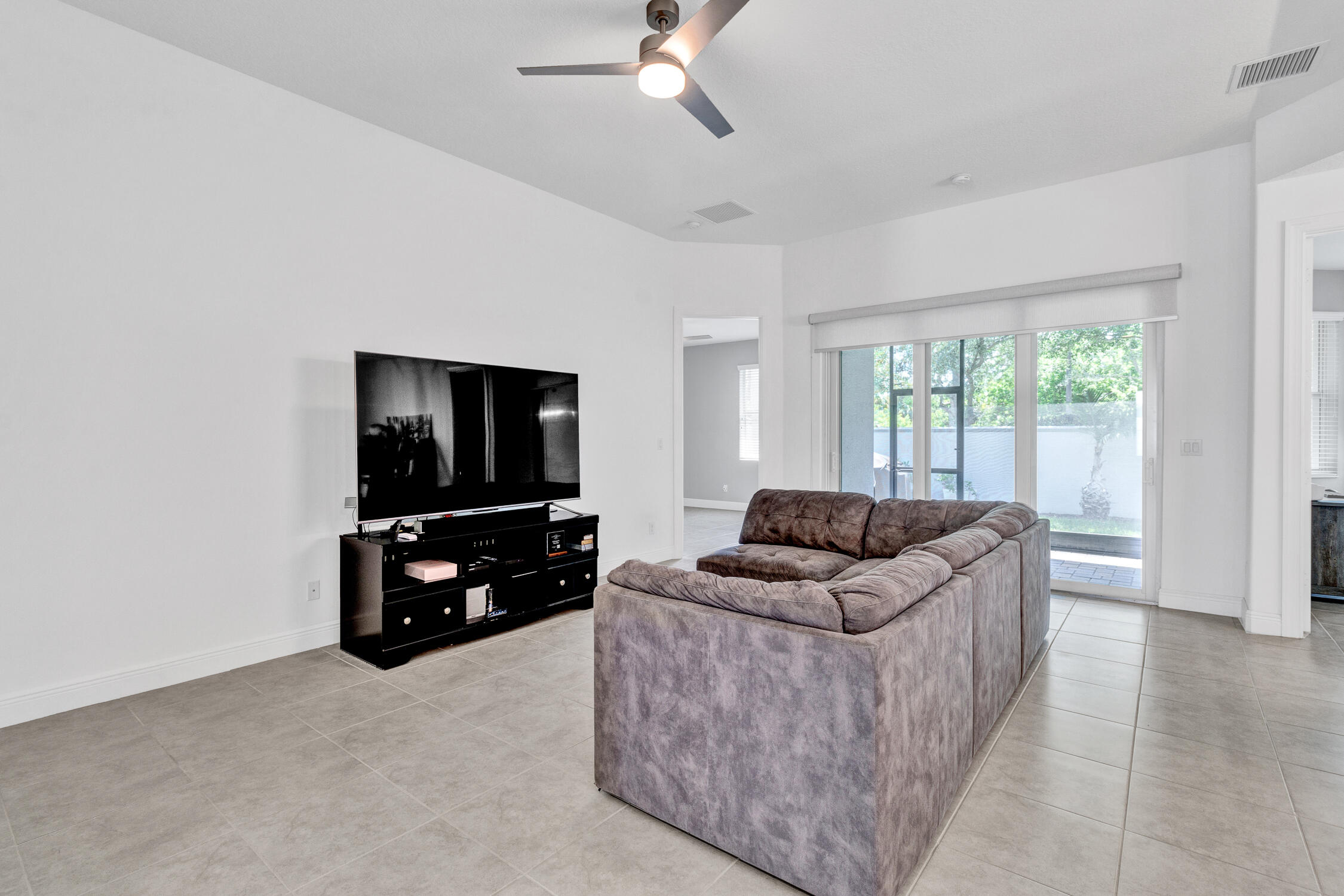 BELLA VISTA ISLES - Residential