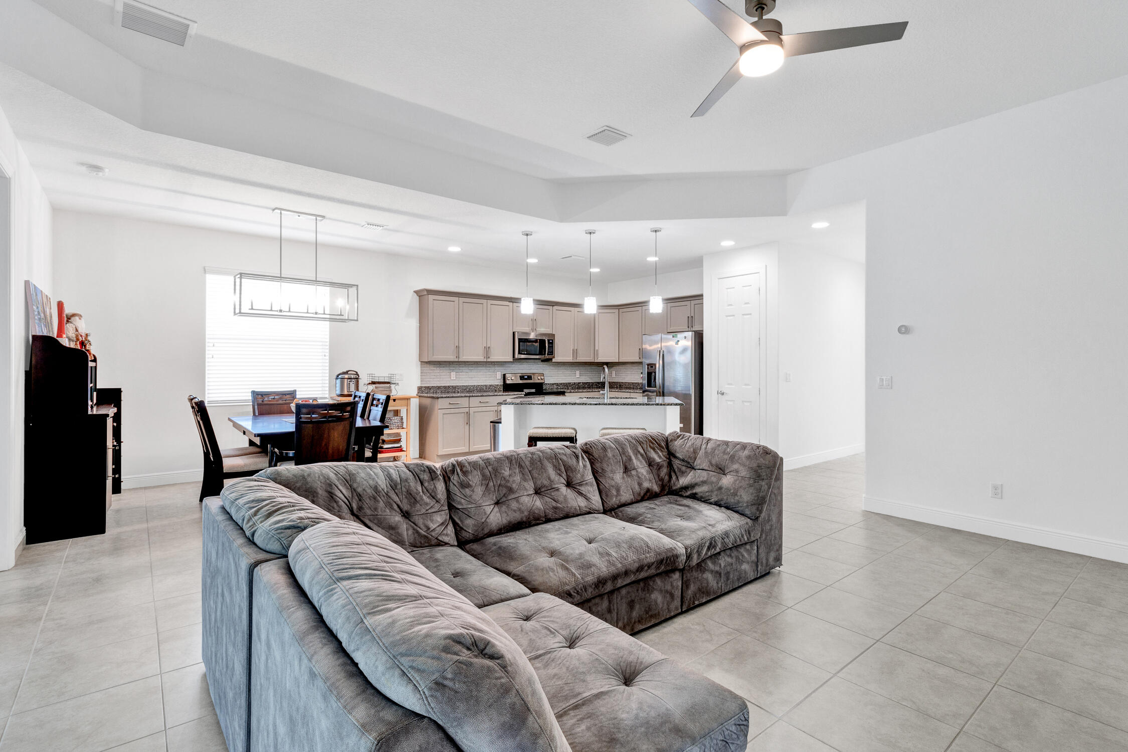 BELLA VISTA ISLES - Residential