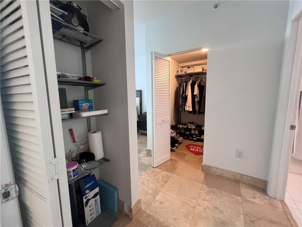 DOWNTOWN DADELAND CONDO 5 - Residential Lease