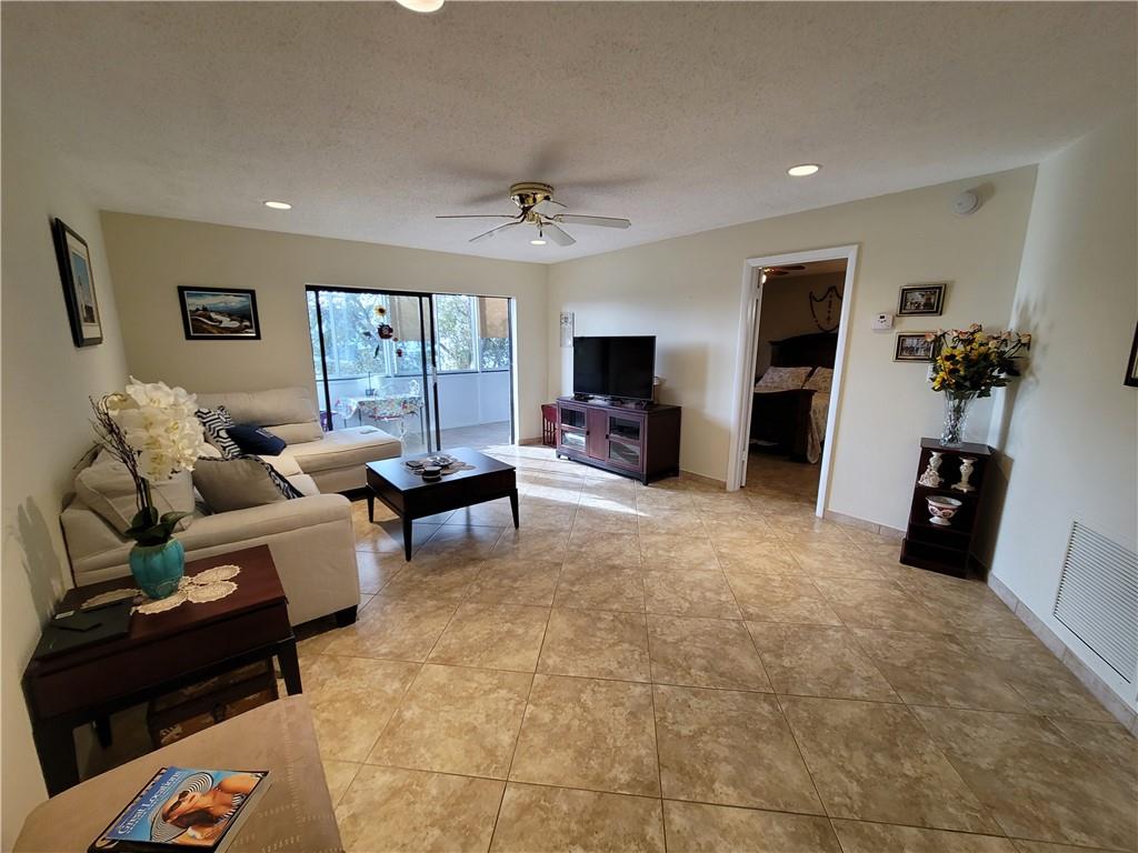 Garnet condo - Residential