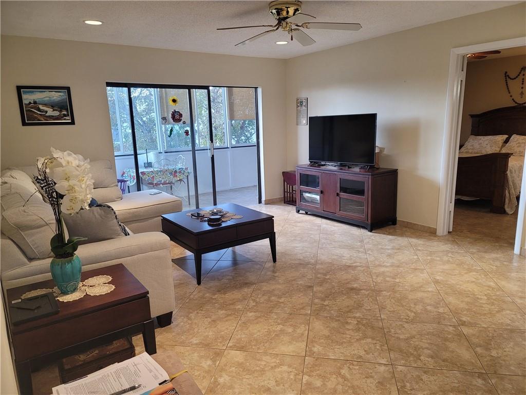 Garnet condo - Residential