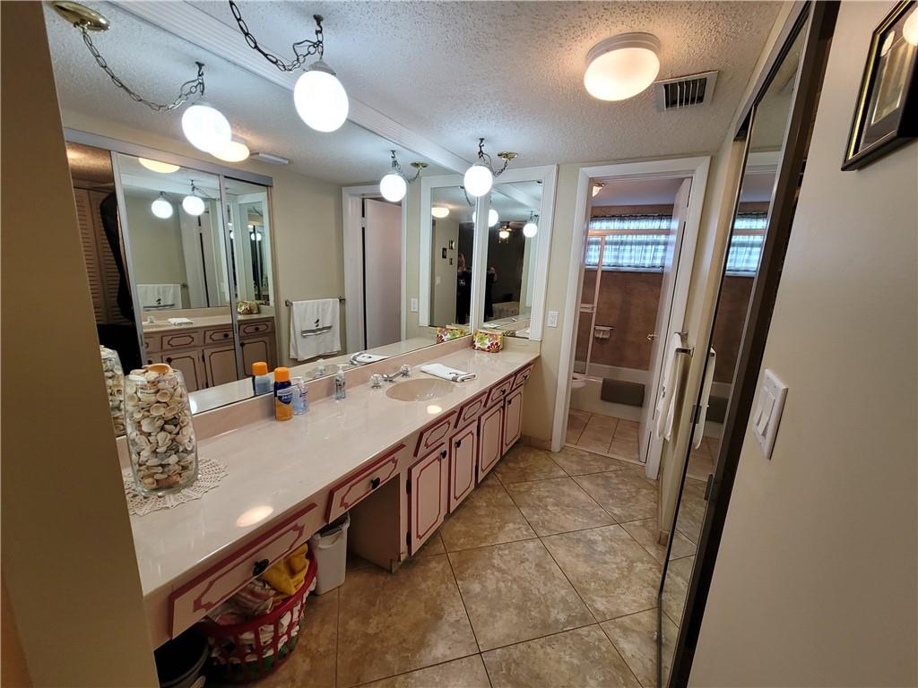 Garnet condo - Residential