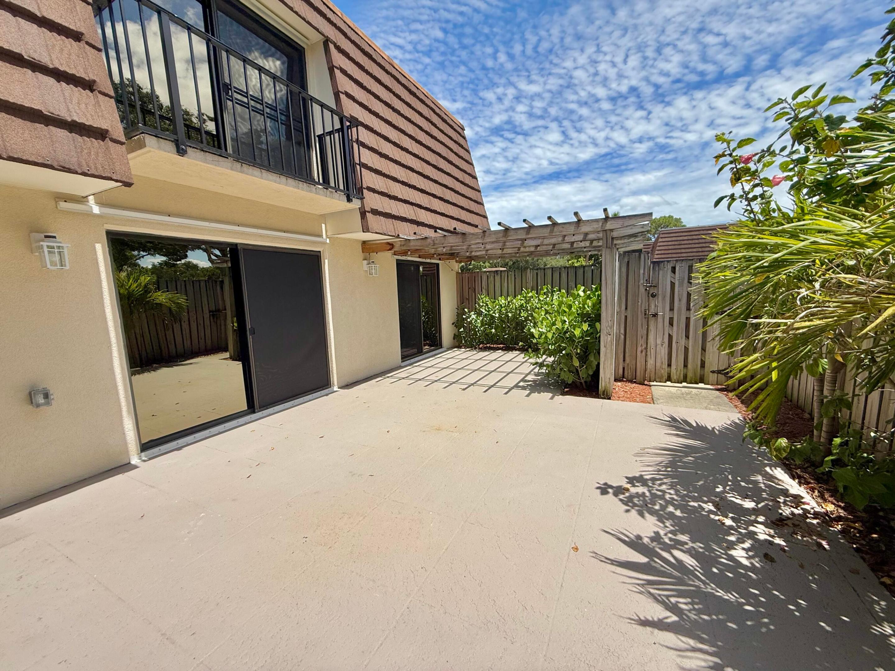 GARDEN LAKES - Residential Lease