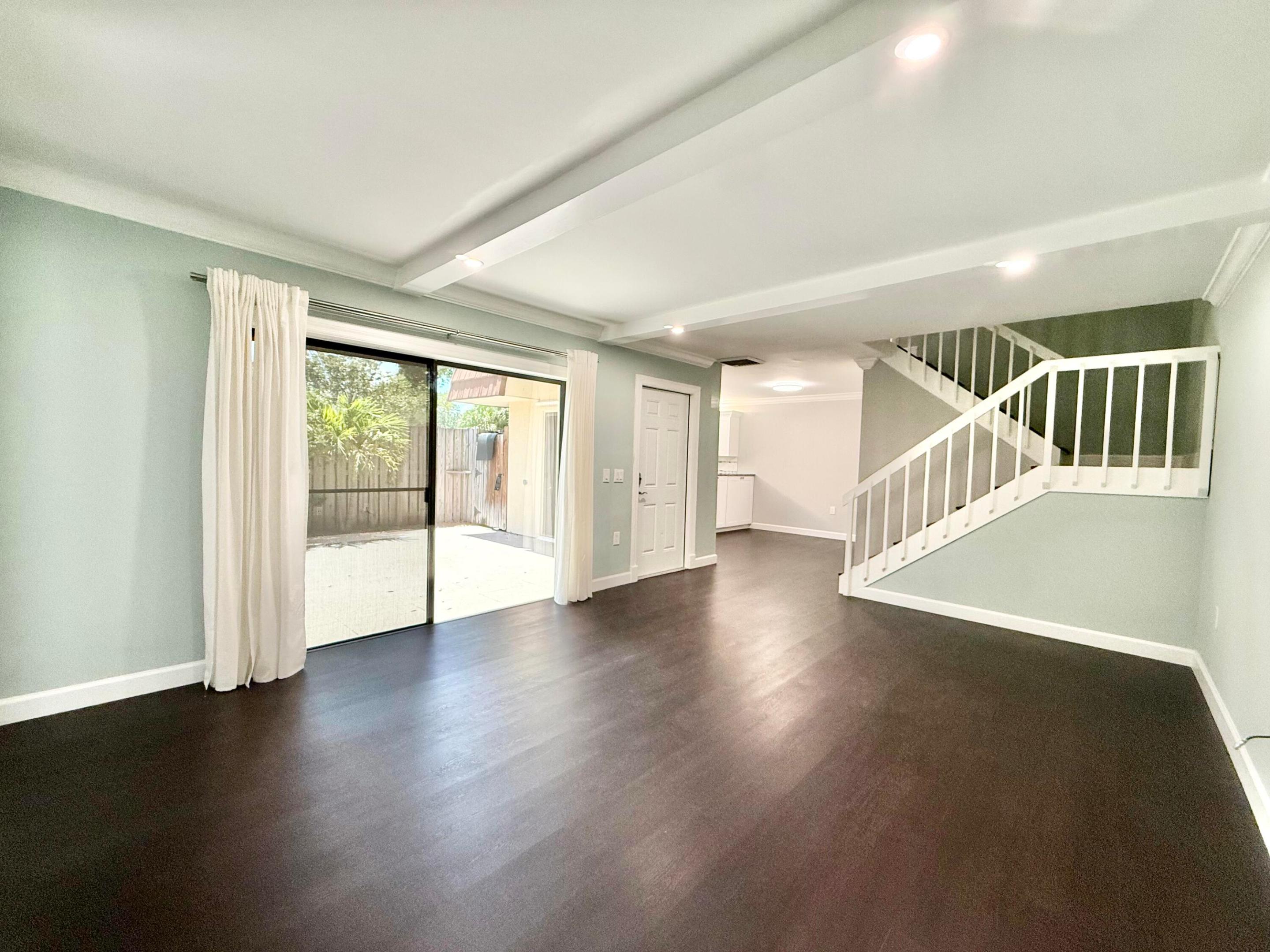 GARDEN LAKES - Residential Lease
