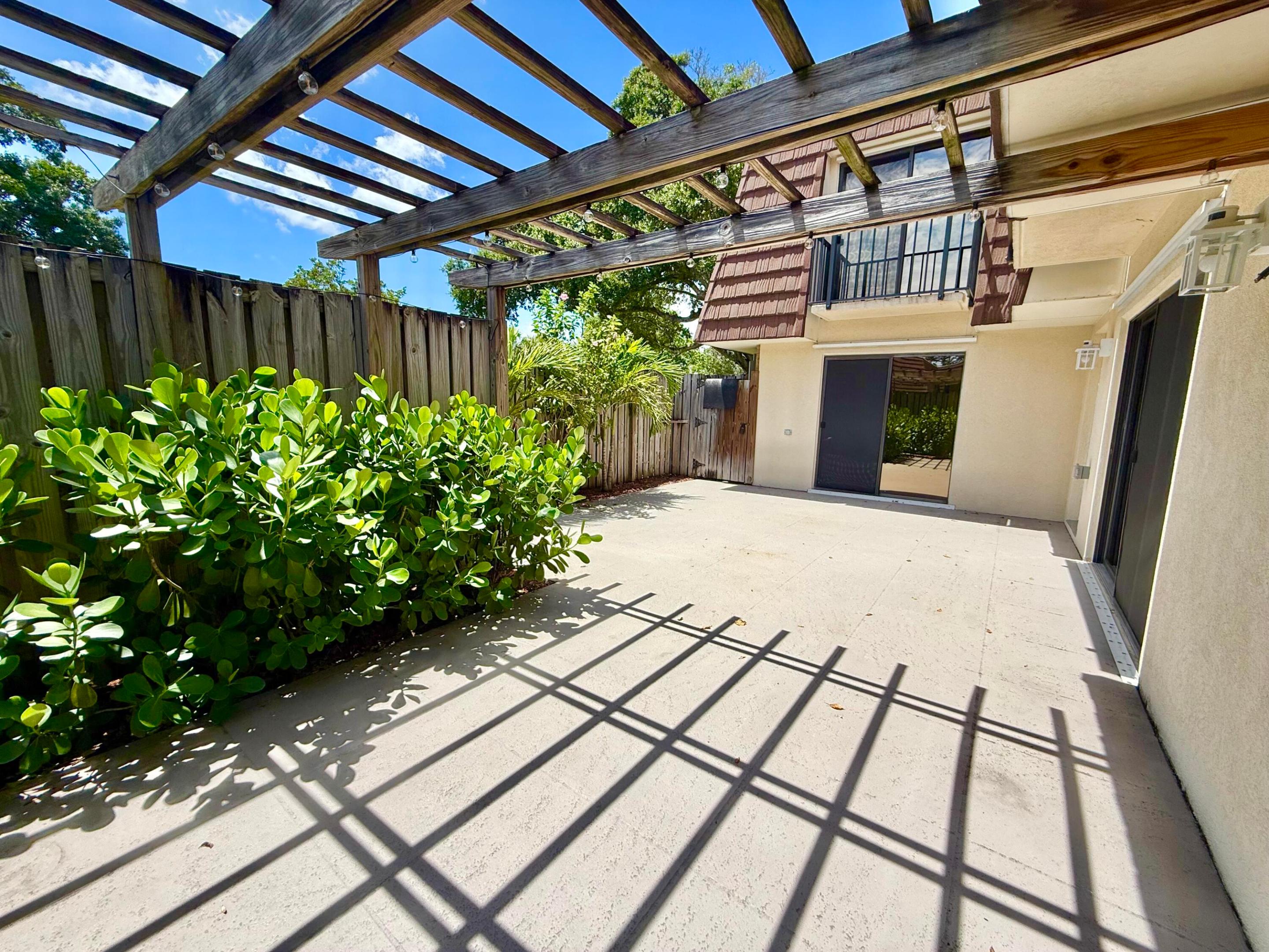 GARDEN LAKES - Residential Lease