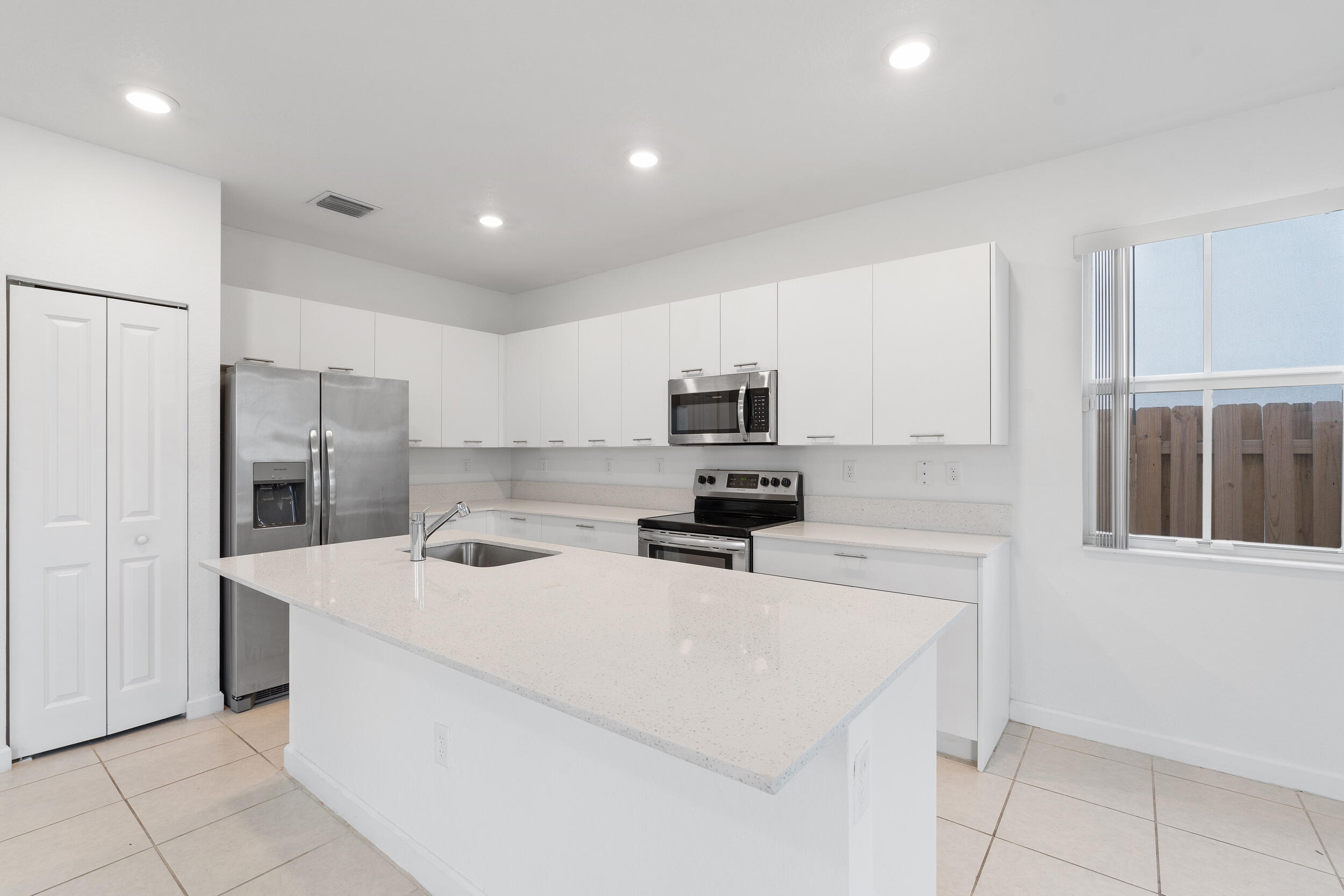 GOLF ESTS 1ST ADDN - Residential Lease