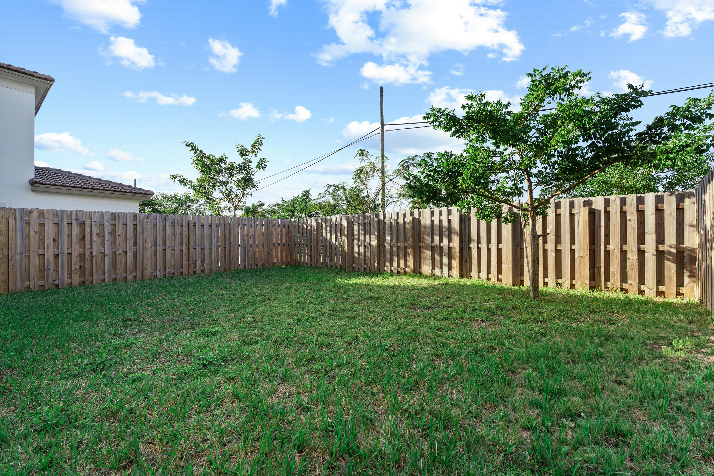 GOLF ESTS 1ST ADDN - Residential Lease