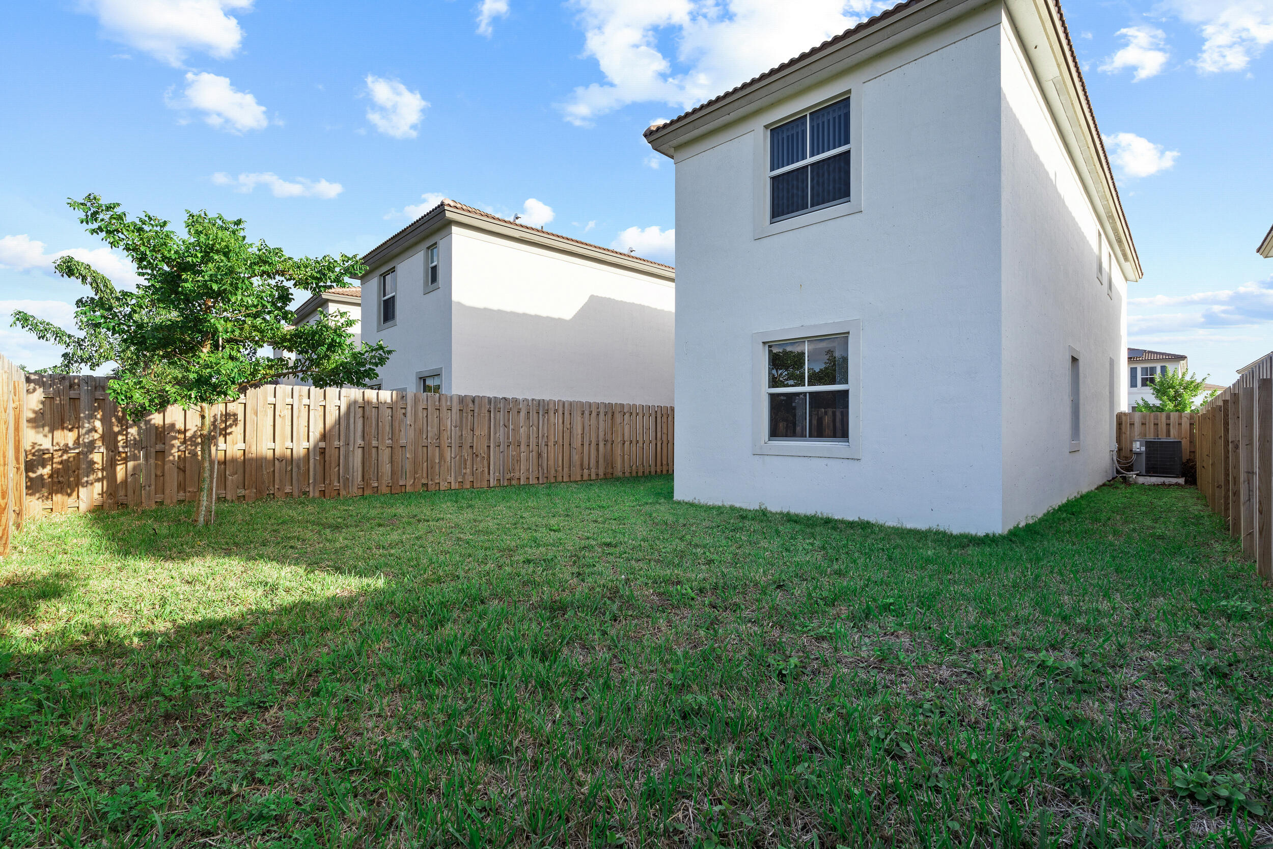 GOLF ESTS 1ST ADDN - Residential Lease