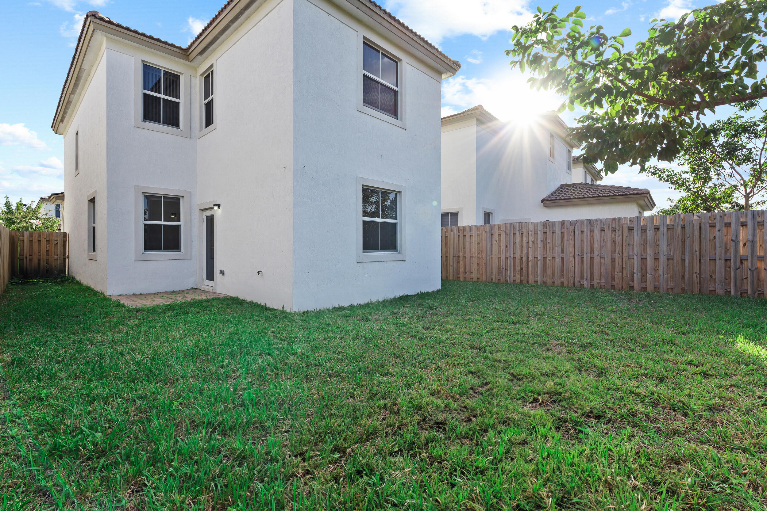 GOLF ESTS 1ST ADDN - Residential Lease
