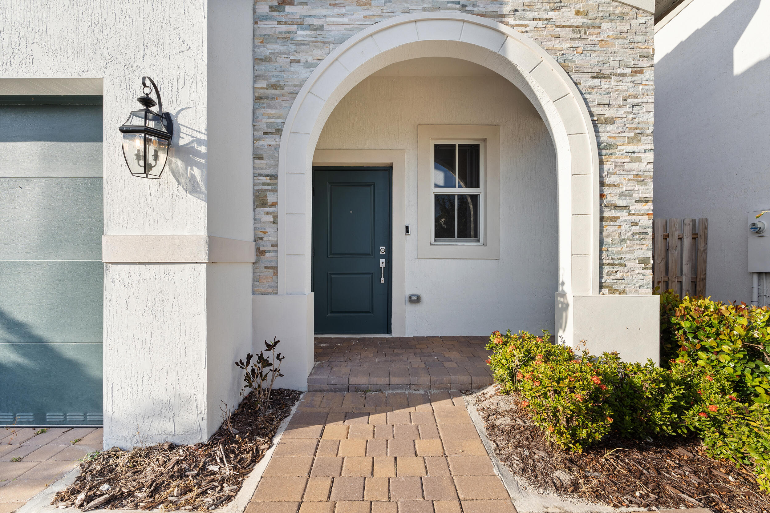 GOLF ESTS 1ST ADDN - Residential Lease