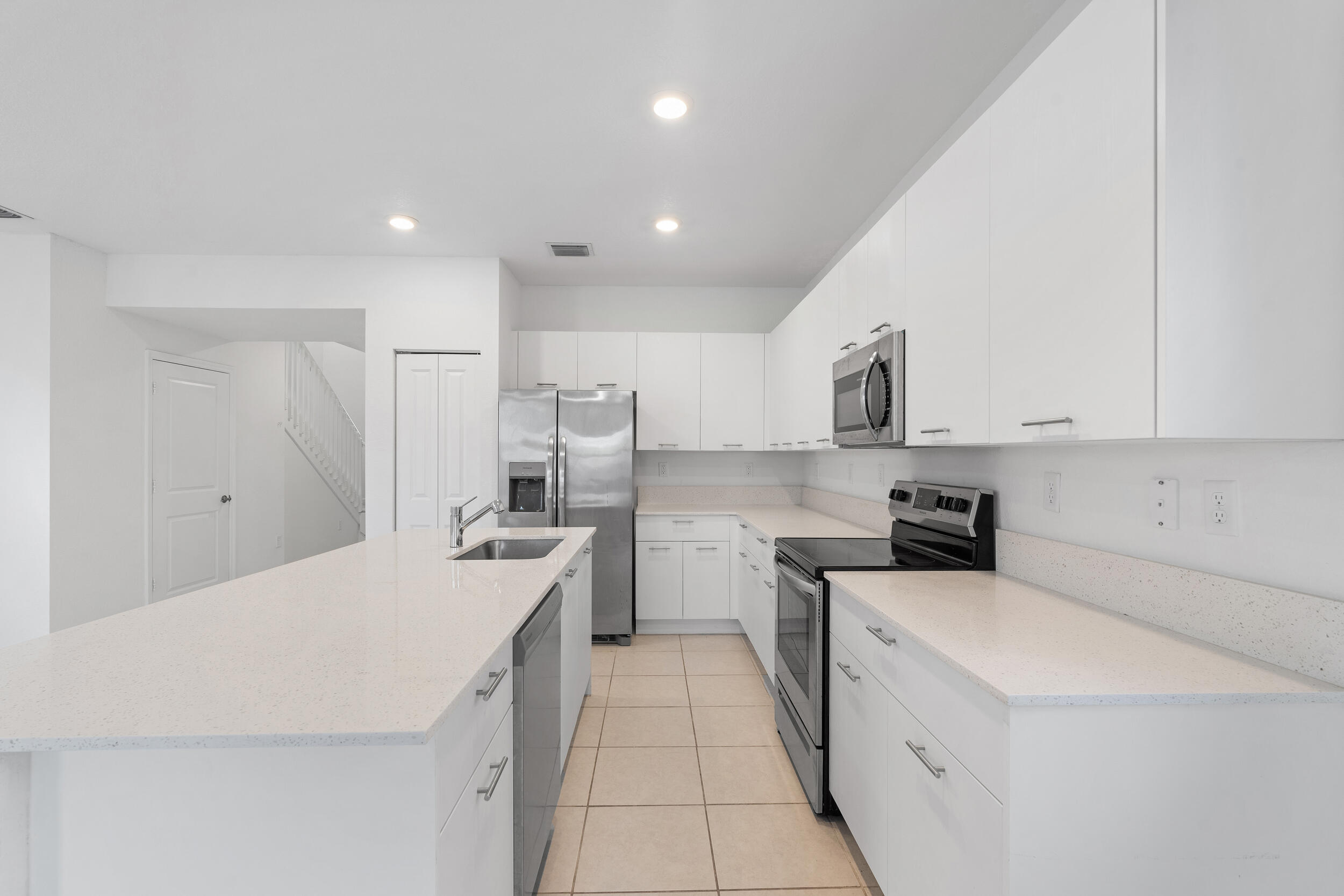 GOLF ESTS 1ST ADDN - Residential Lease