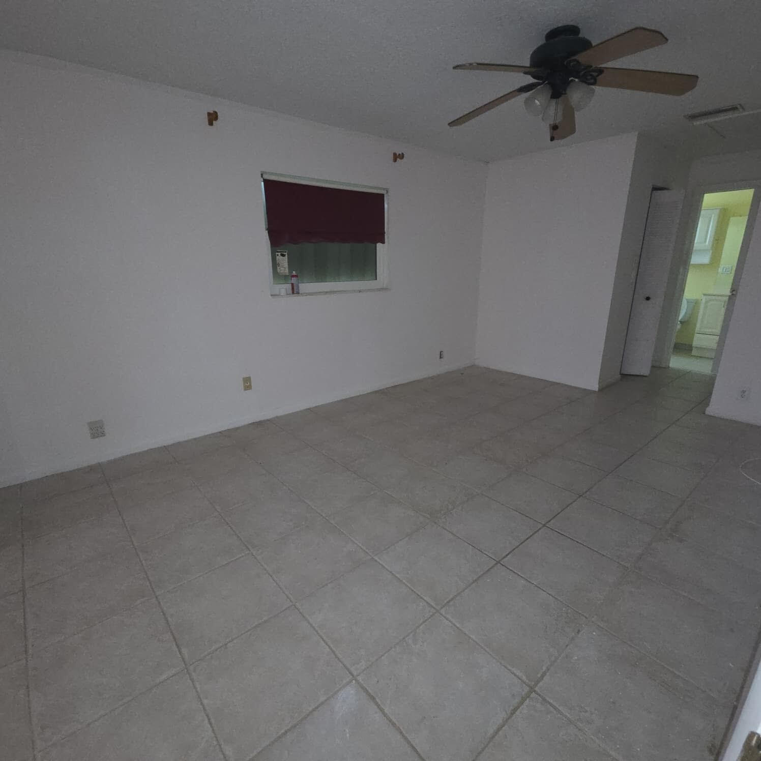 CRYSTAL LAKE 4TH SEC - Residential Lease