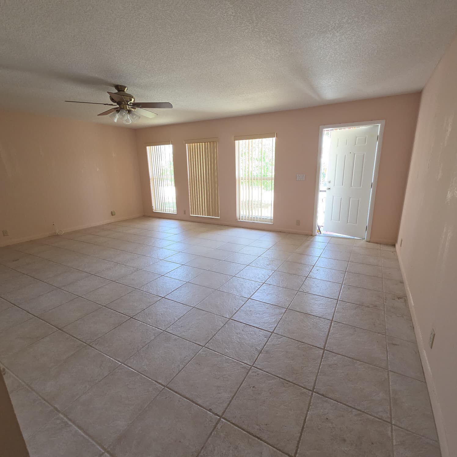 CRYSTAL LAKE 4TH SEC - Residential Lease