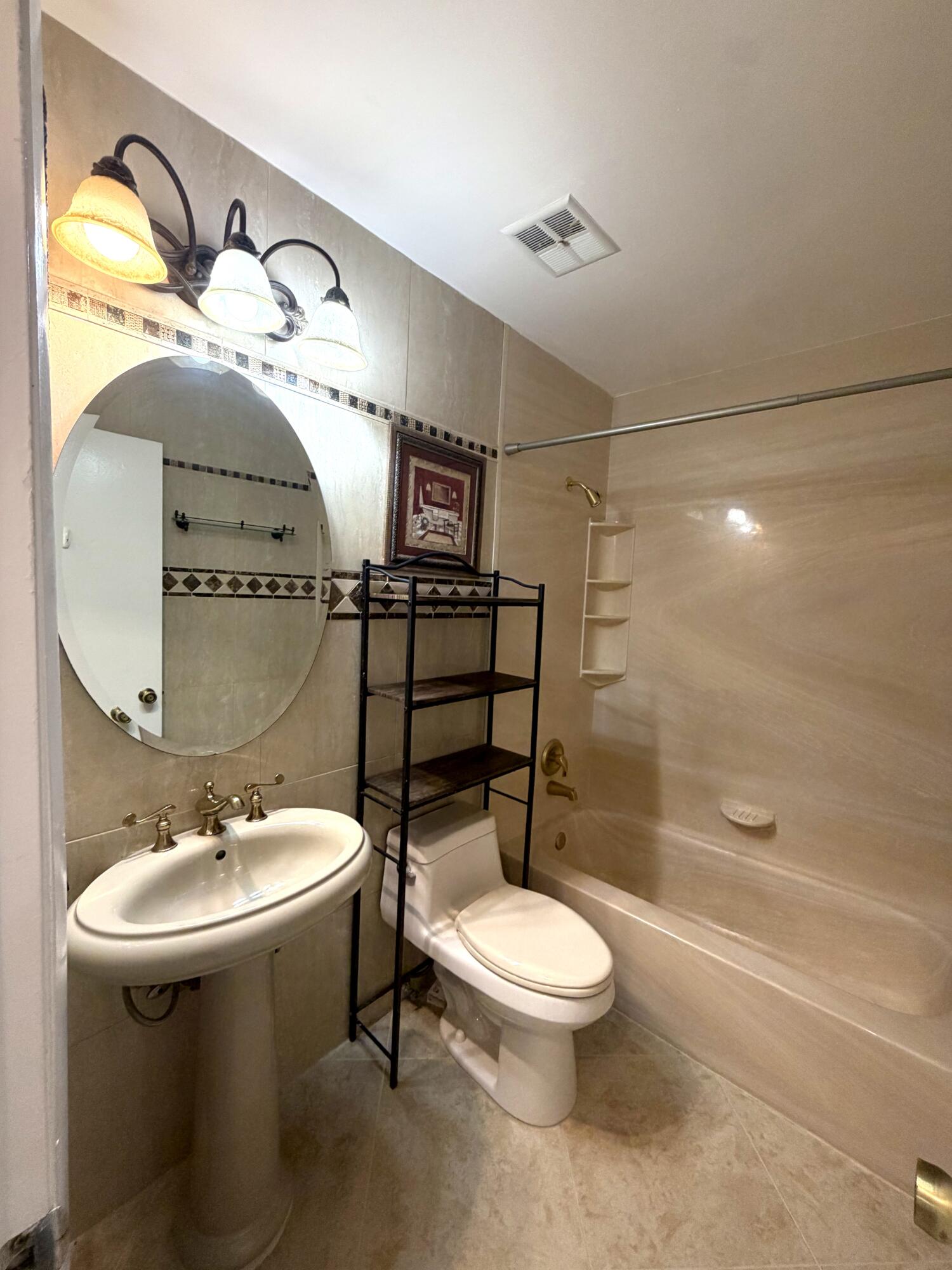 SPANISH ISLES II - Residential Lease