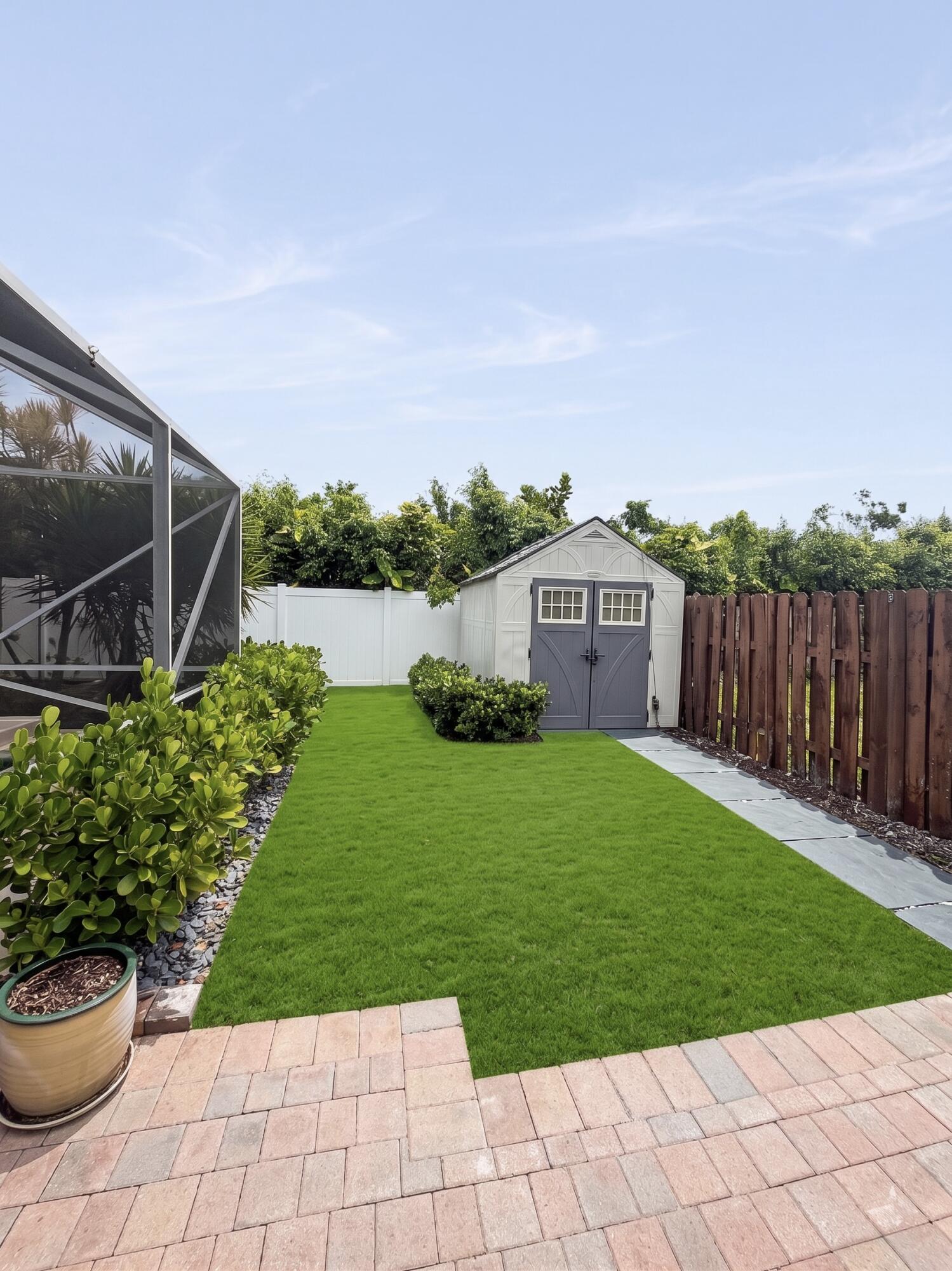 SPANISH ISLES II - Residential Lease