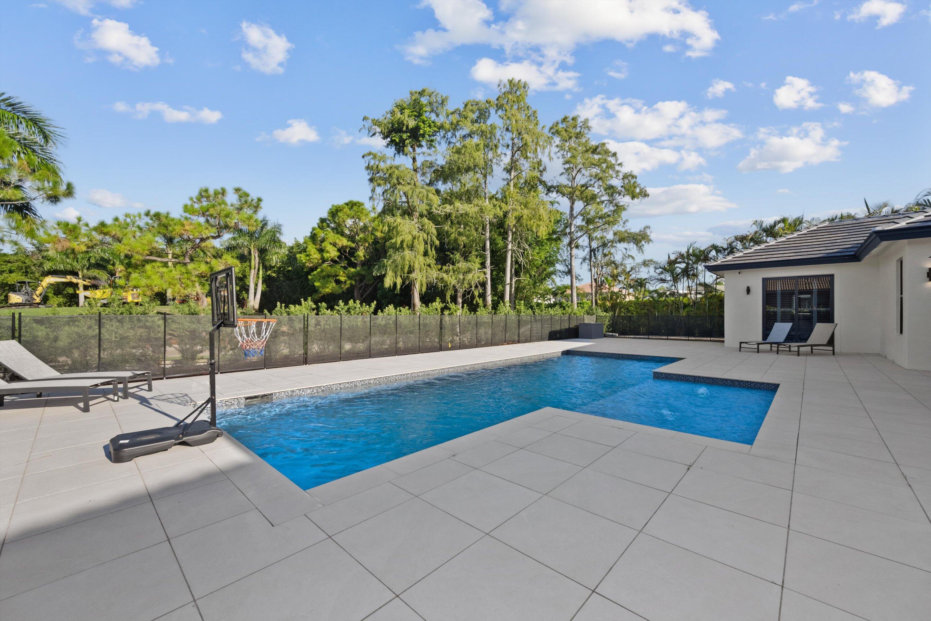 LAKEFIELD OF THE LANDINGS AT WELLINGTON 3A - Residential Lease