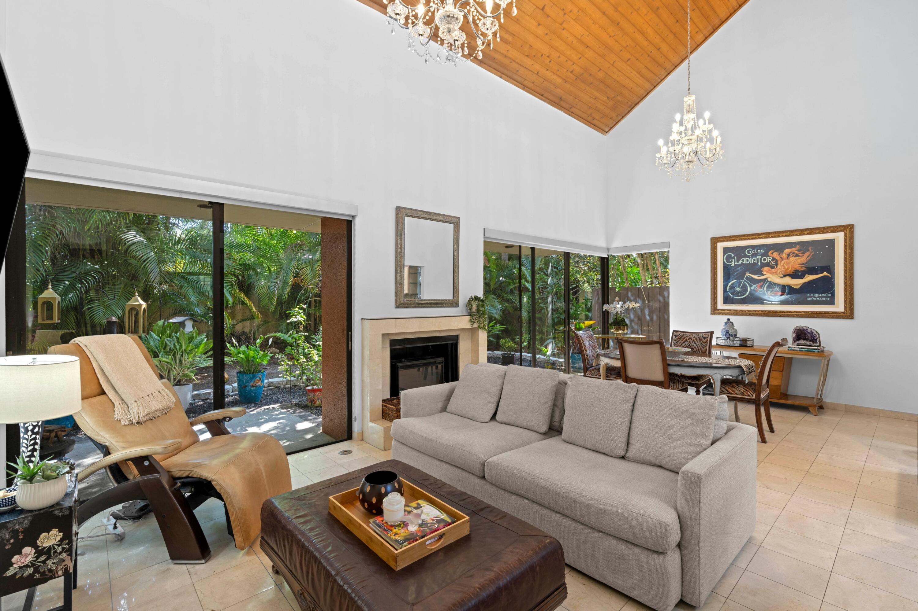 LANDS END - Residential