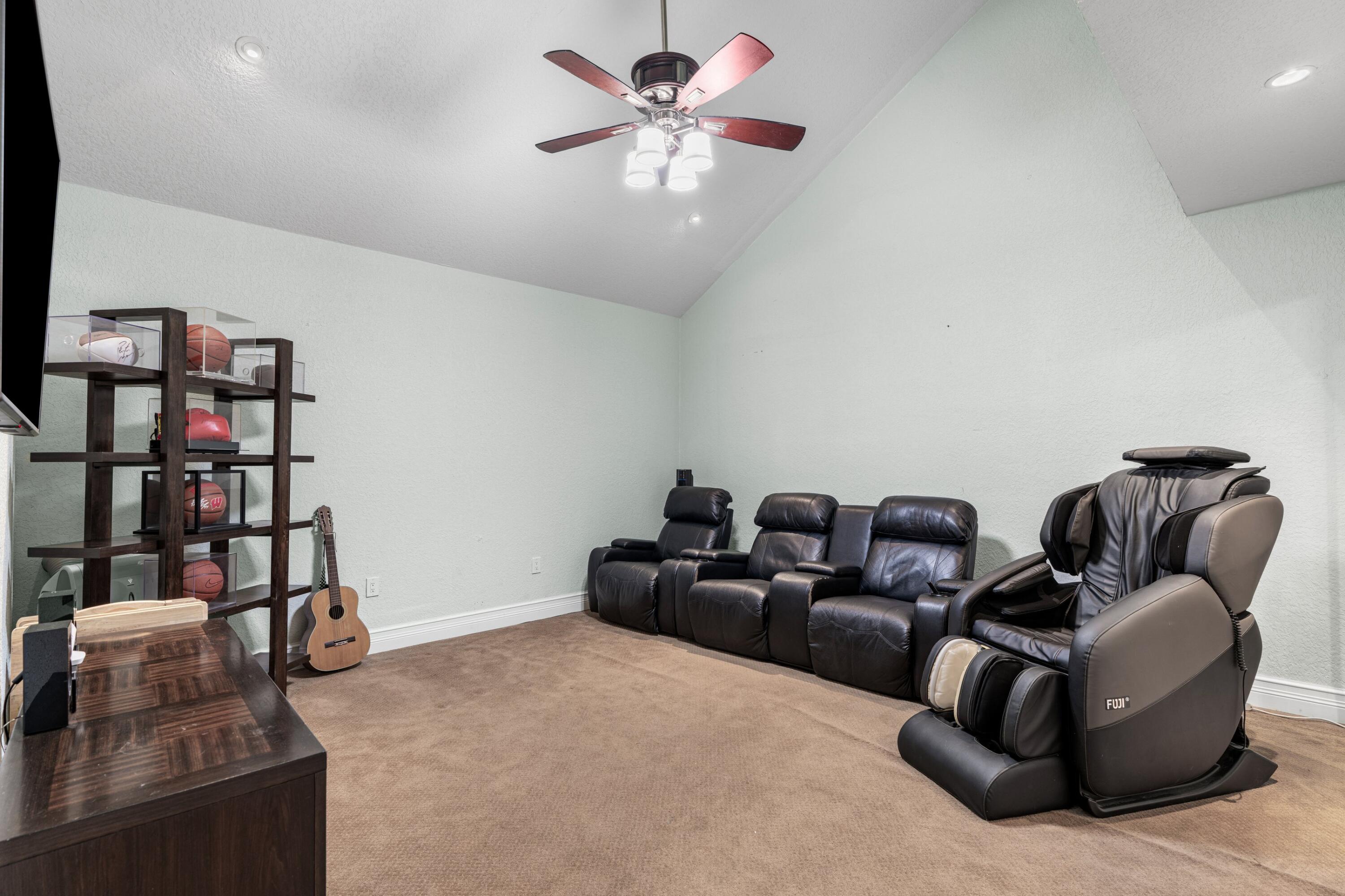 LANDS END - Residential