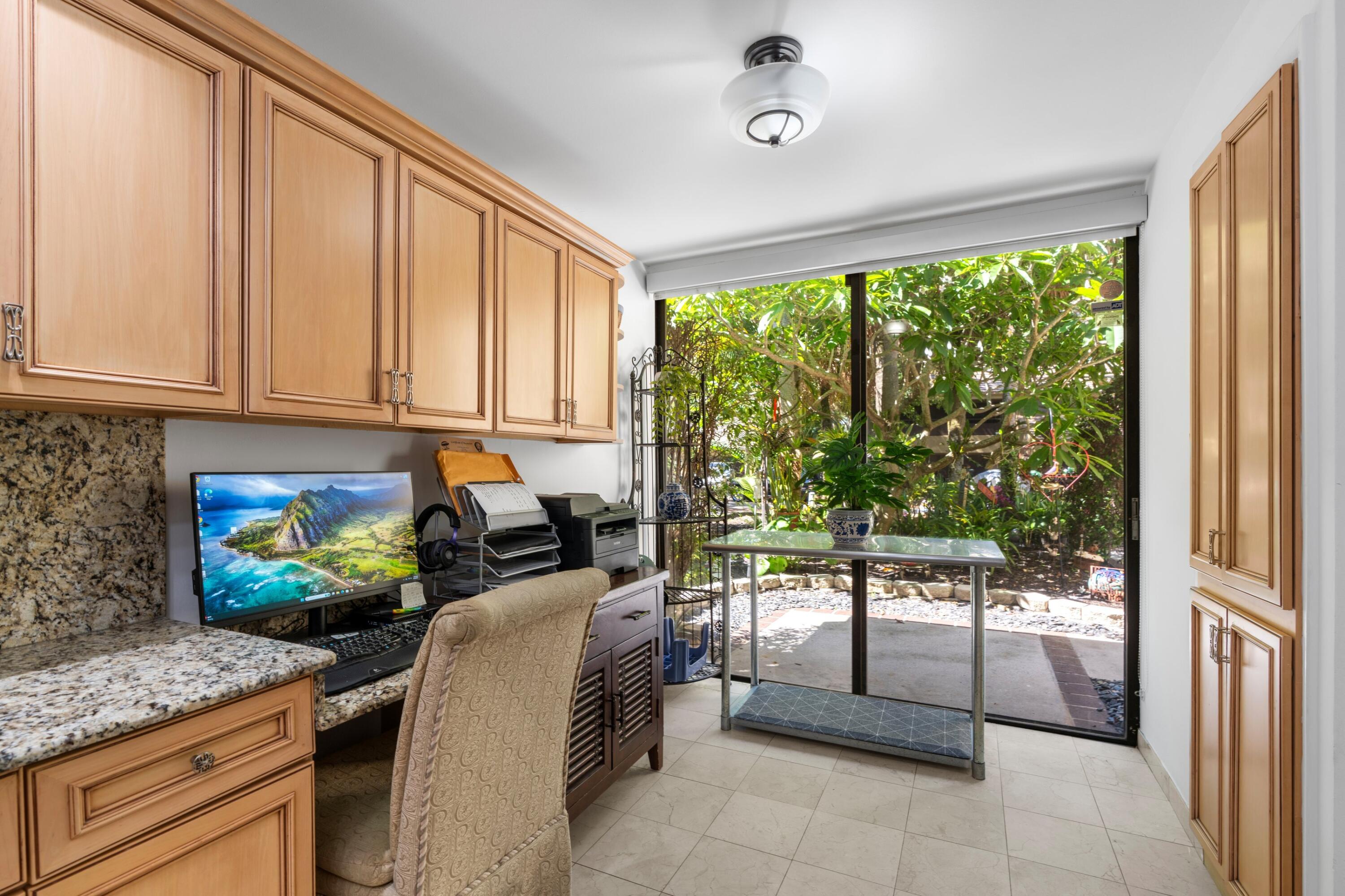 LANDS END - Residential