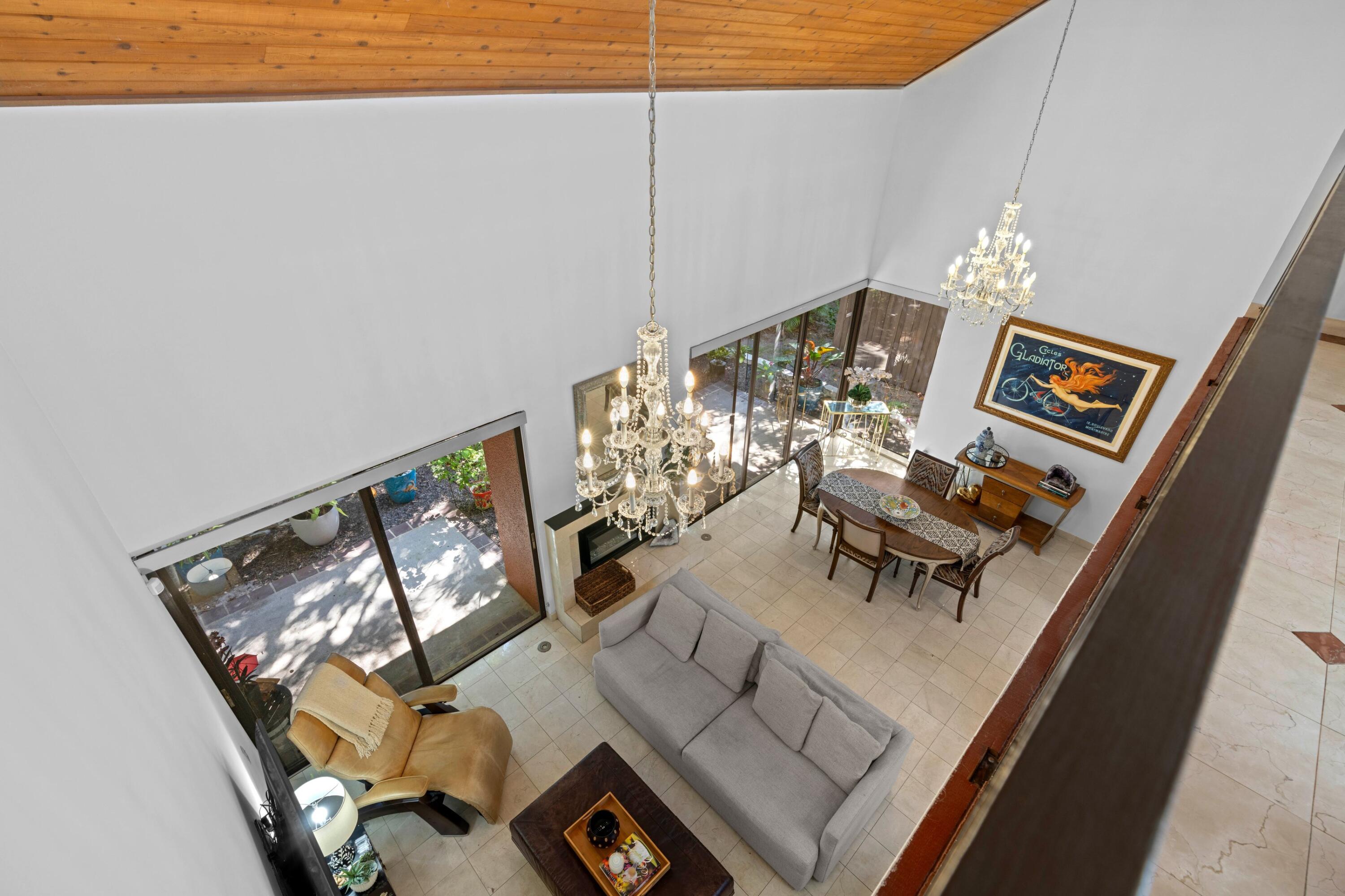 LANDS END - Residential