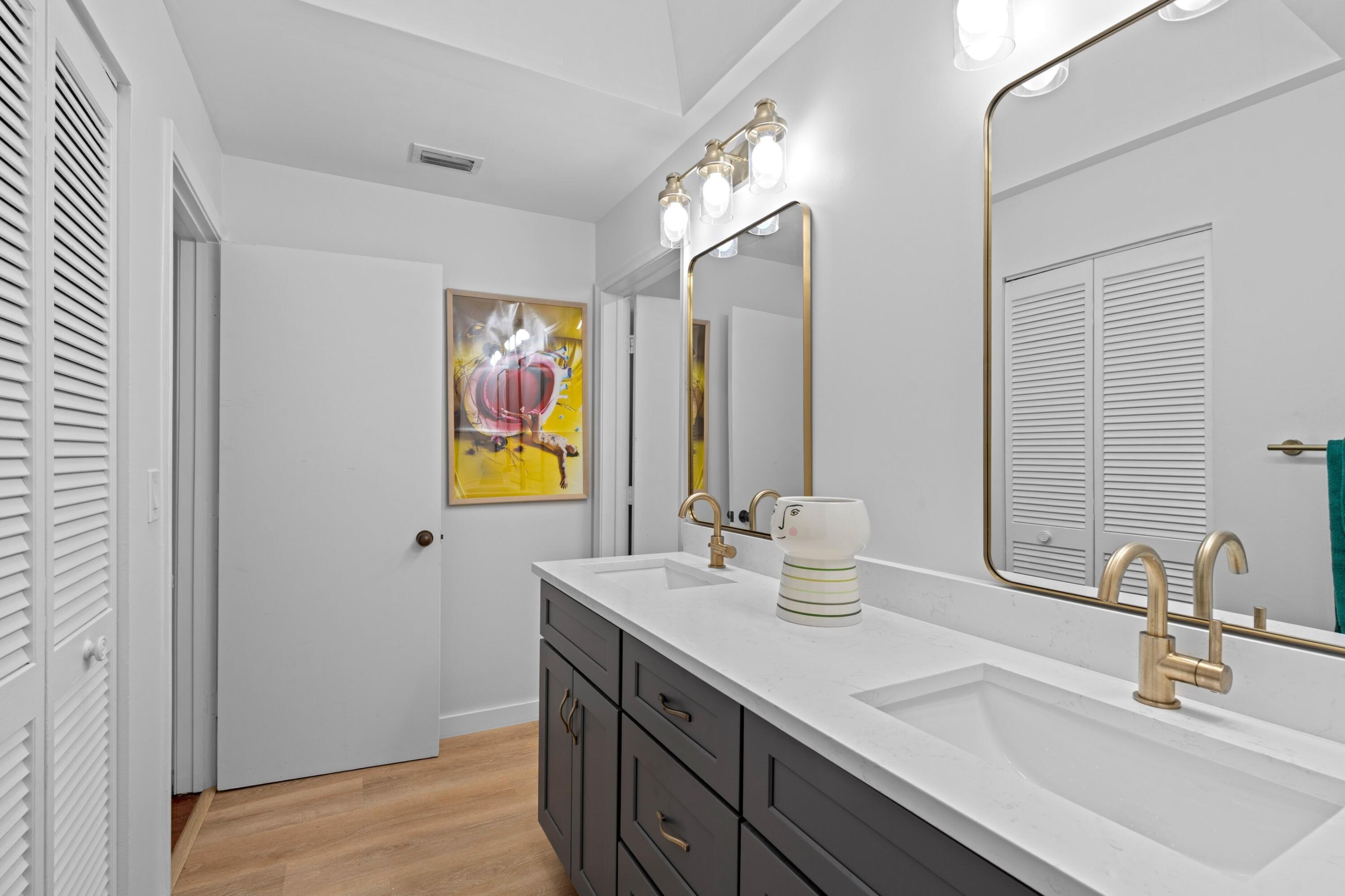 LANDS END - Residential