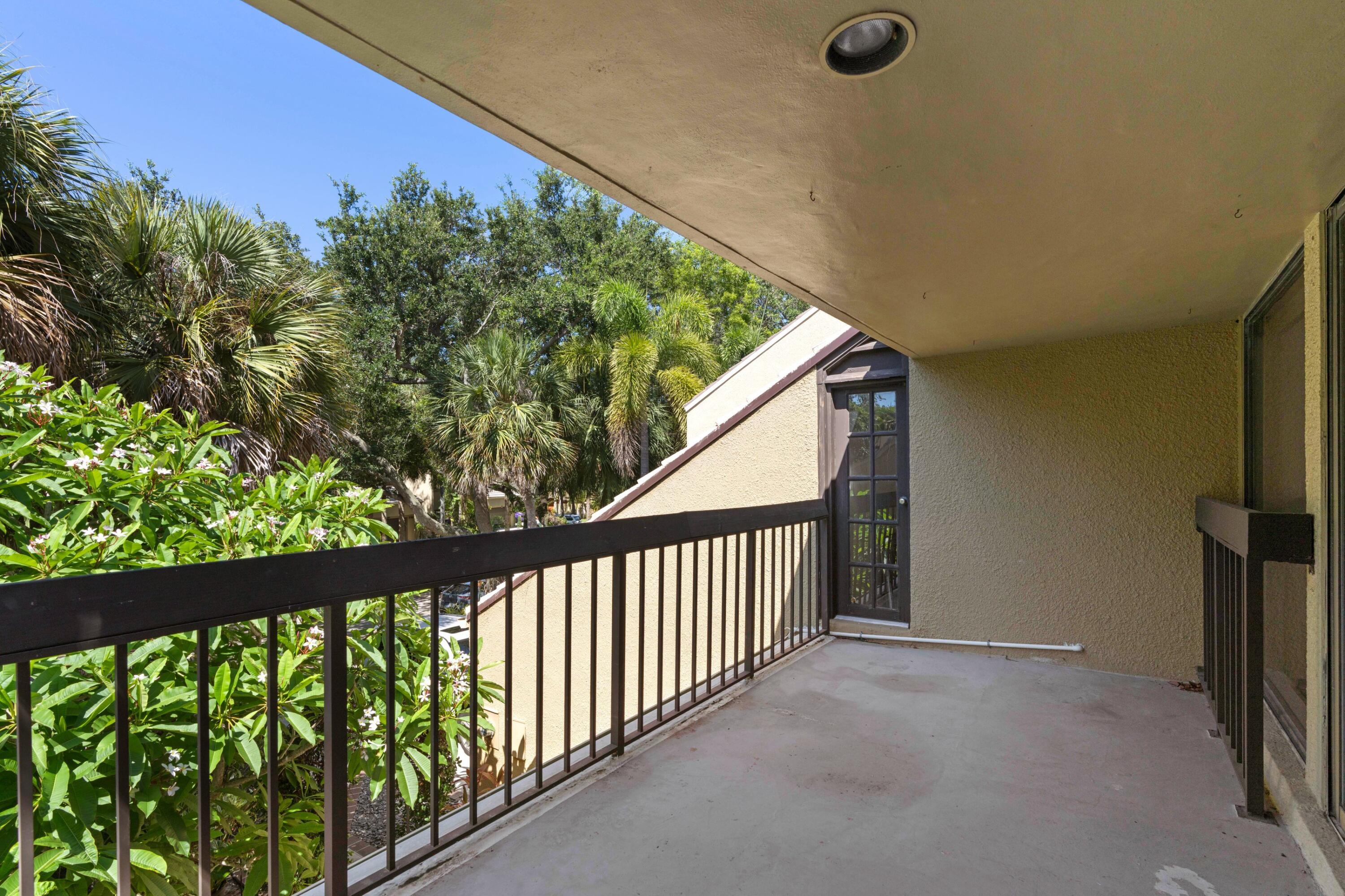 LANDS END - Residential