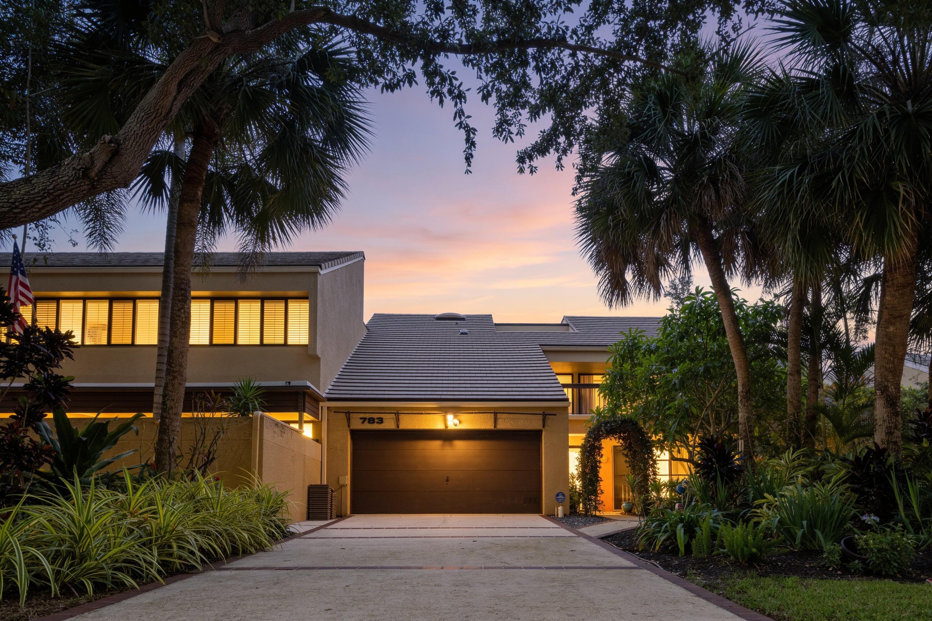 LANDS END - Residential