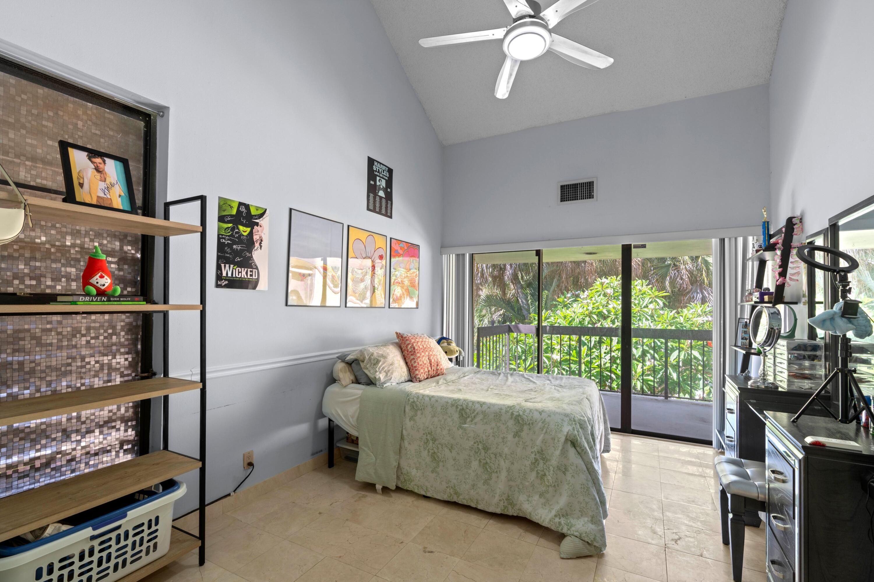 LANDS END - Residential