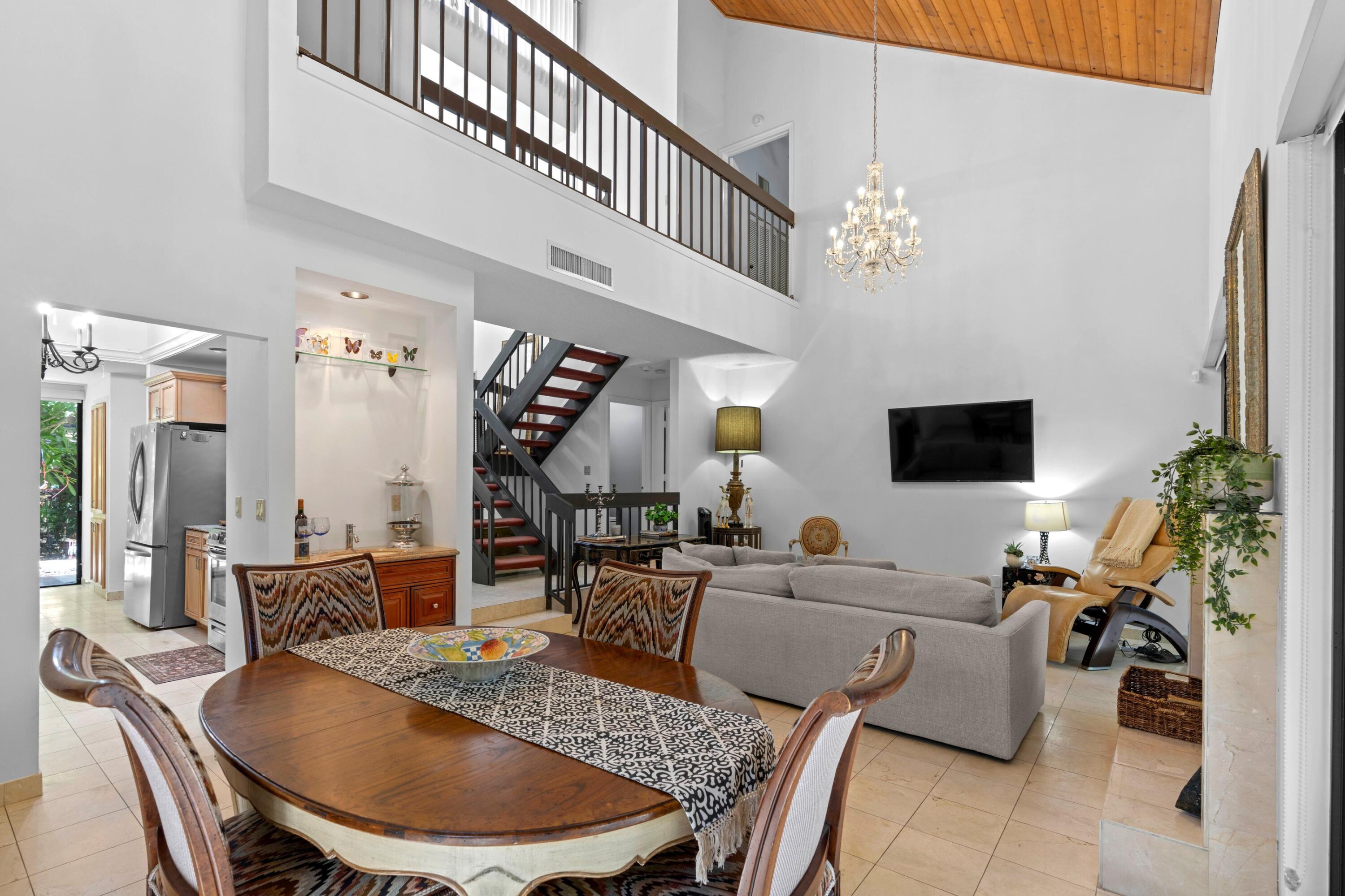 LANDS END - Residential